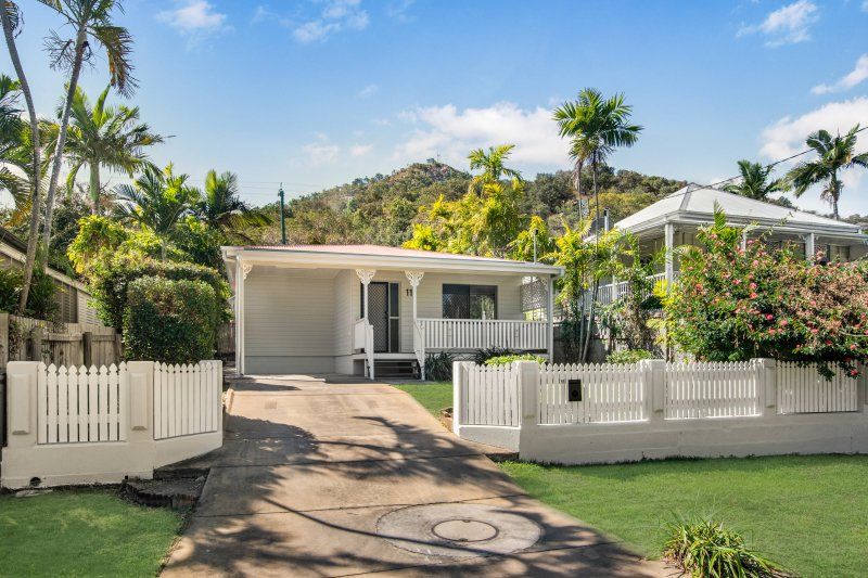 2 bedrooms House in 11 Baxter Street WEST END QLD, 4810