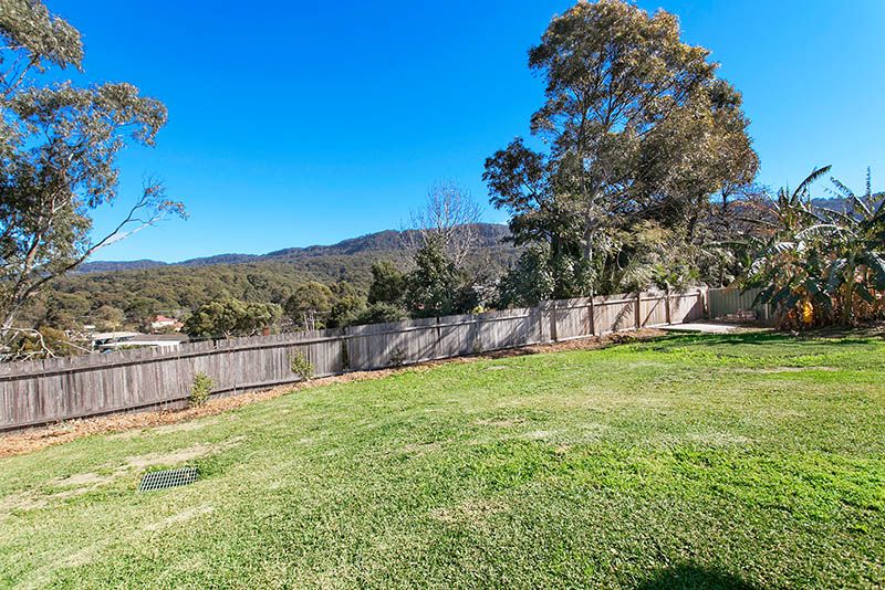 6 Tyrwhitt Avenue, Bulli NSW 2516, Image 2