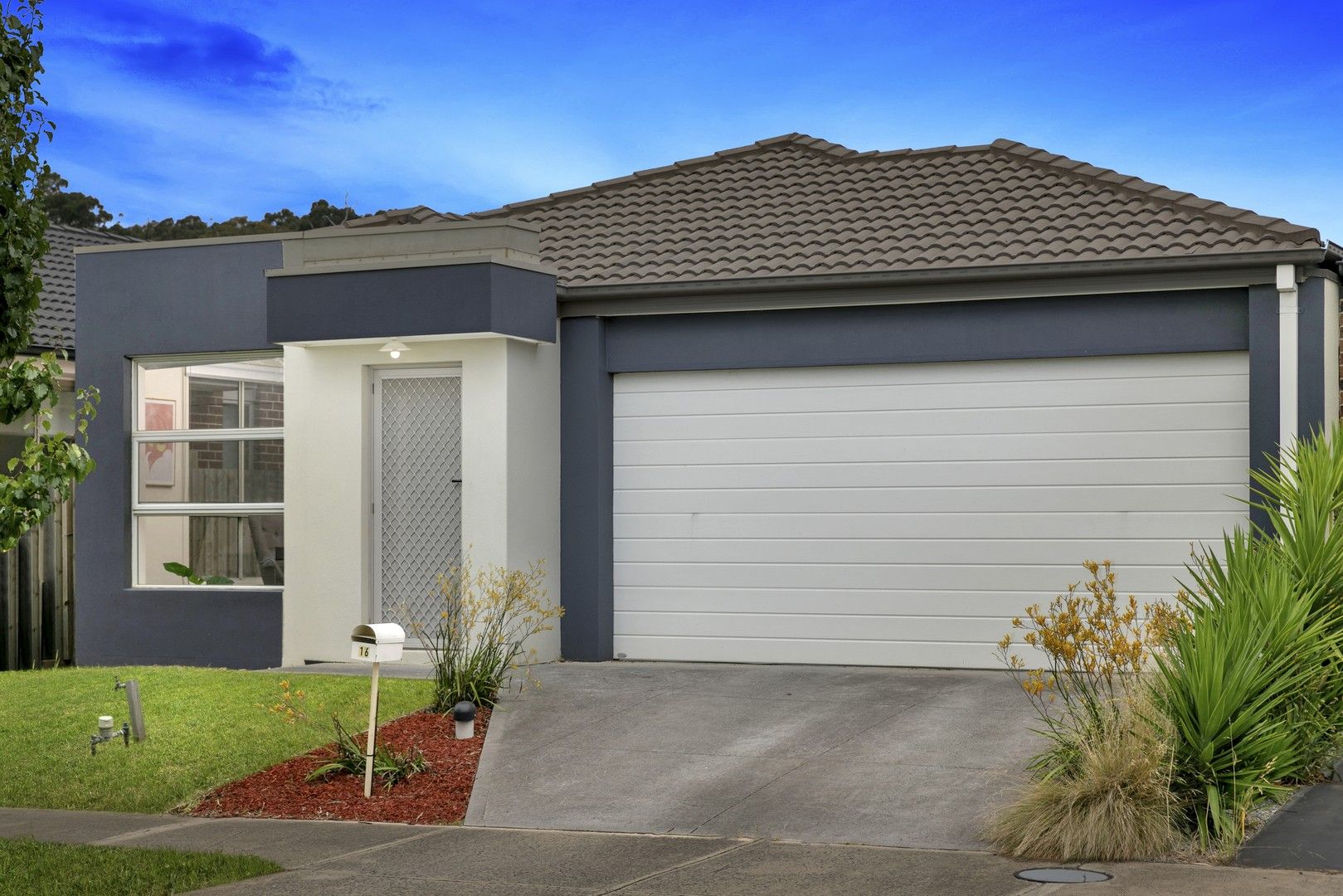 4 bedrooms House in 16 Hanley Street MERNDA VIC, 3754