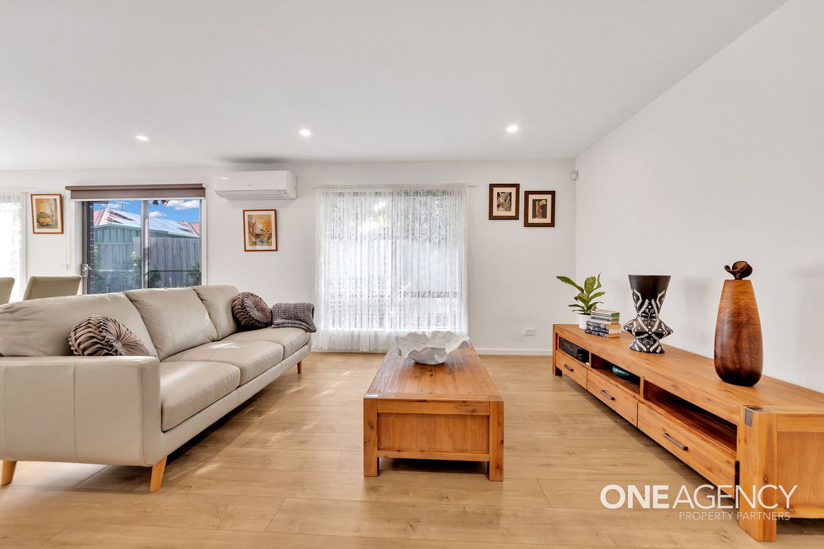 2/3 Rosscommon Place, Seabrook VIC 3028, Image 2