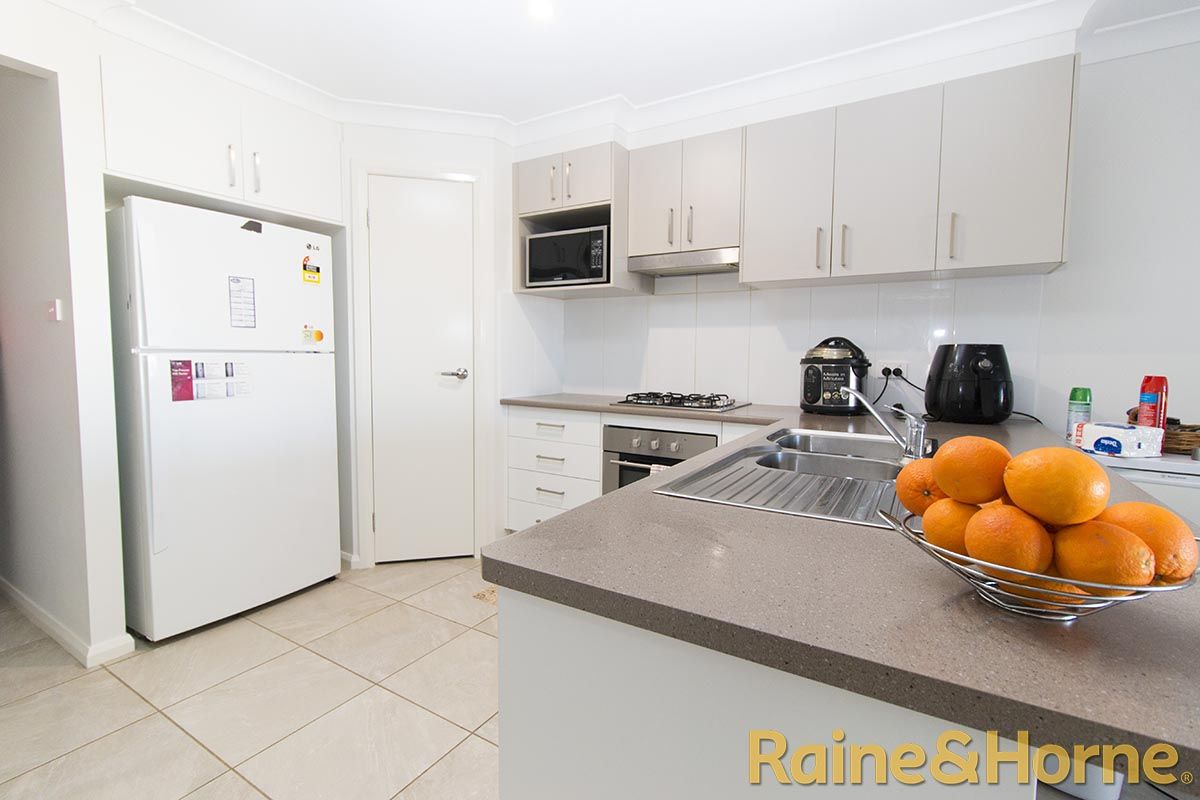 32B Lansdowne Drive, Dubbo NSW 2830, Image 2