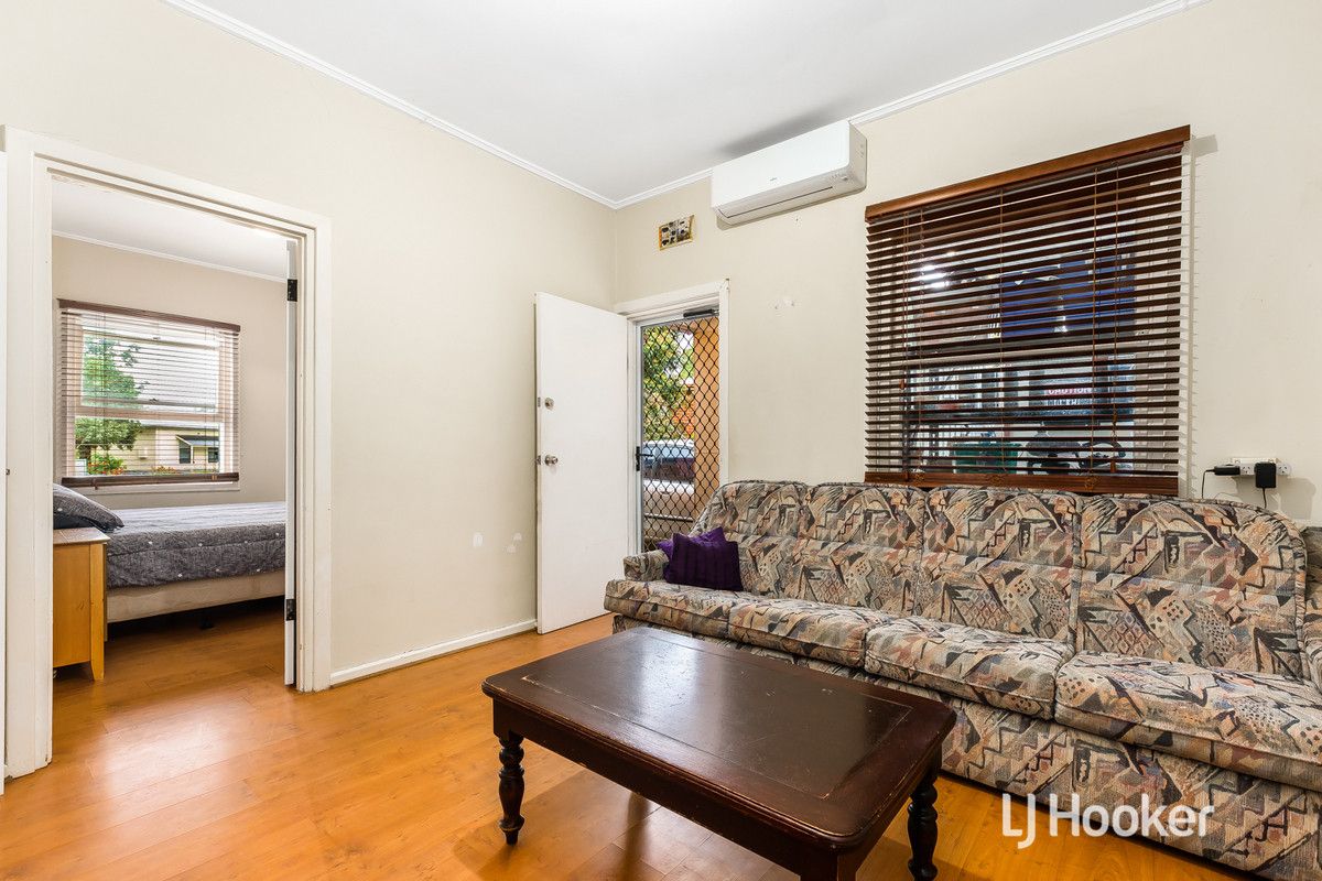 81 Hunter Crescent, Salisbury North SA 5108, Image 2