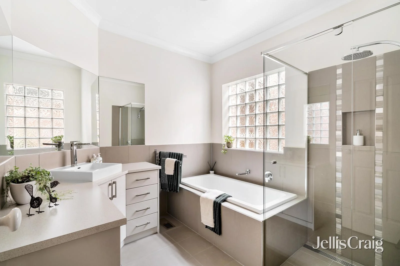 Additional image 14 of 4 Elmwood Rise, Eltham North VIC 3095