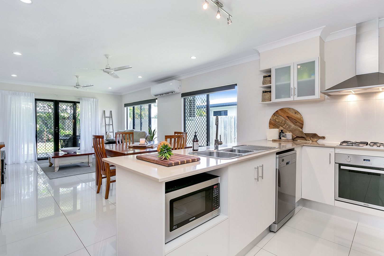 28 REED RD, Trinity Beach QLD 4879, Image 1