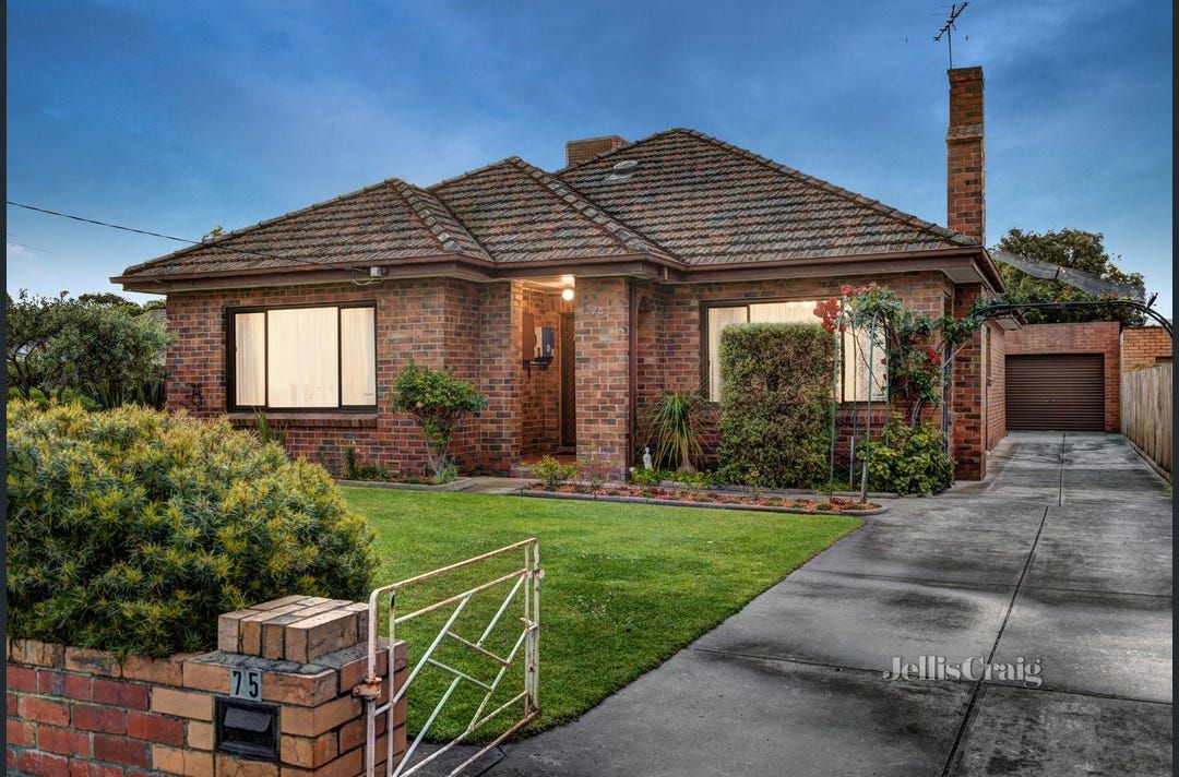 4 bedrooms House in 75 Moylan Street BENTLEIGH EAST VIC, 3165