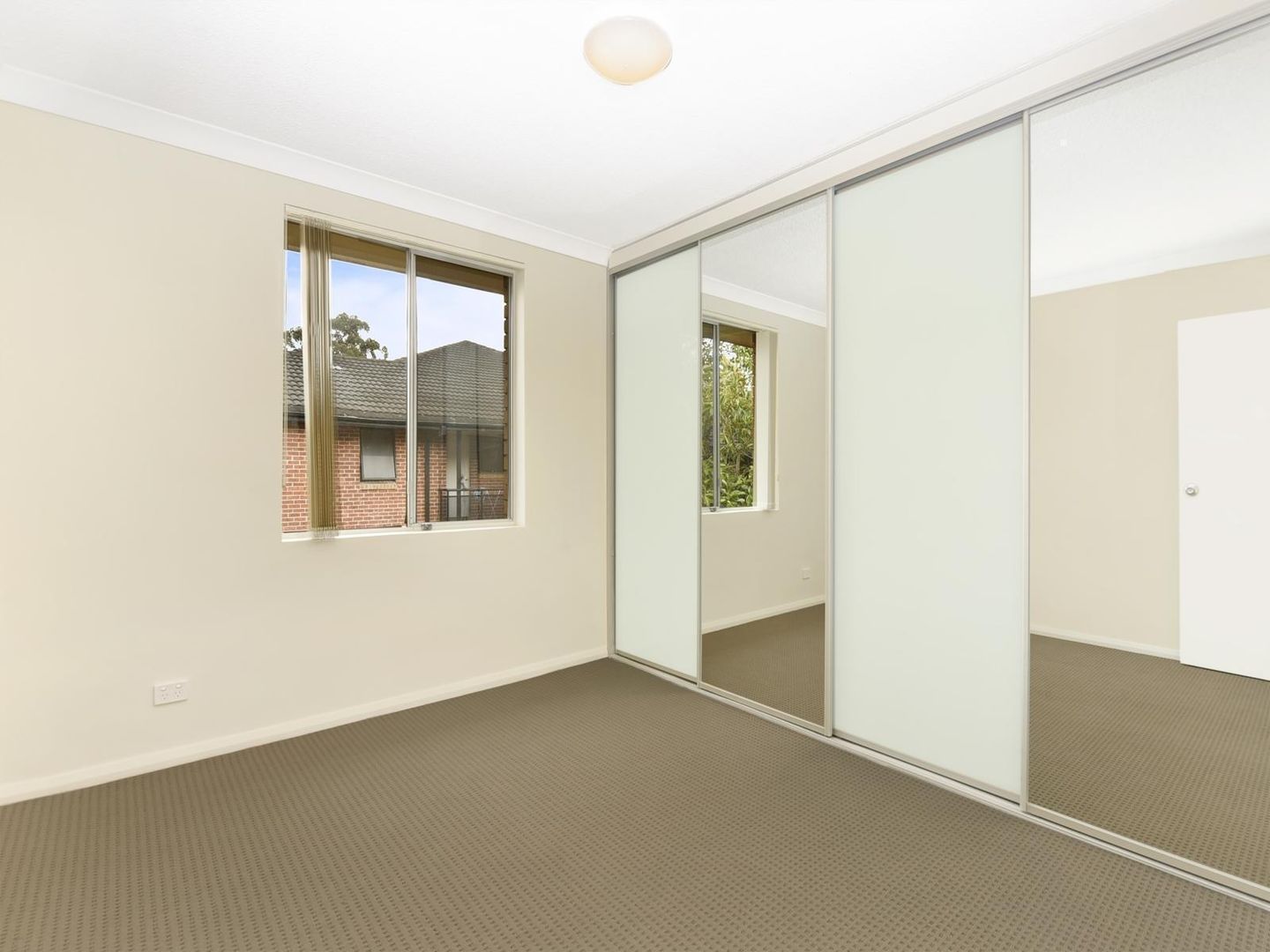26/58 Meadow Crescent, Meadowbank NSW 2114, Image 2