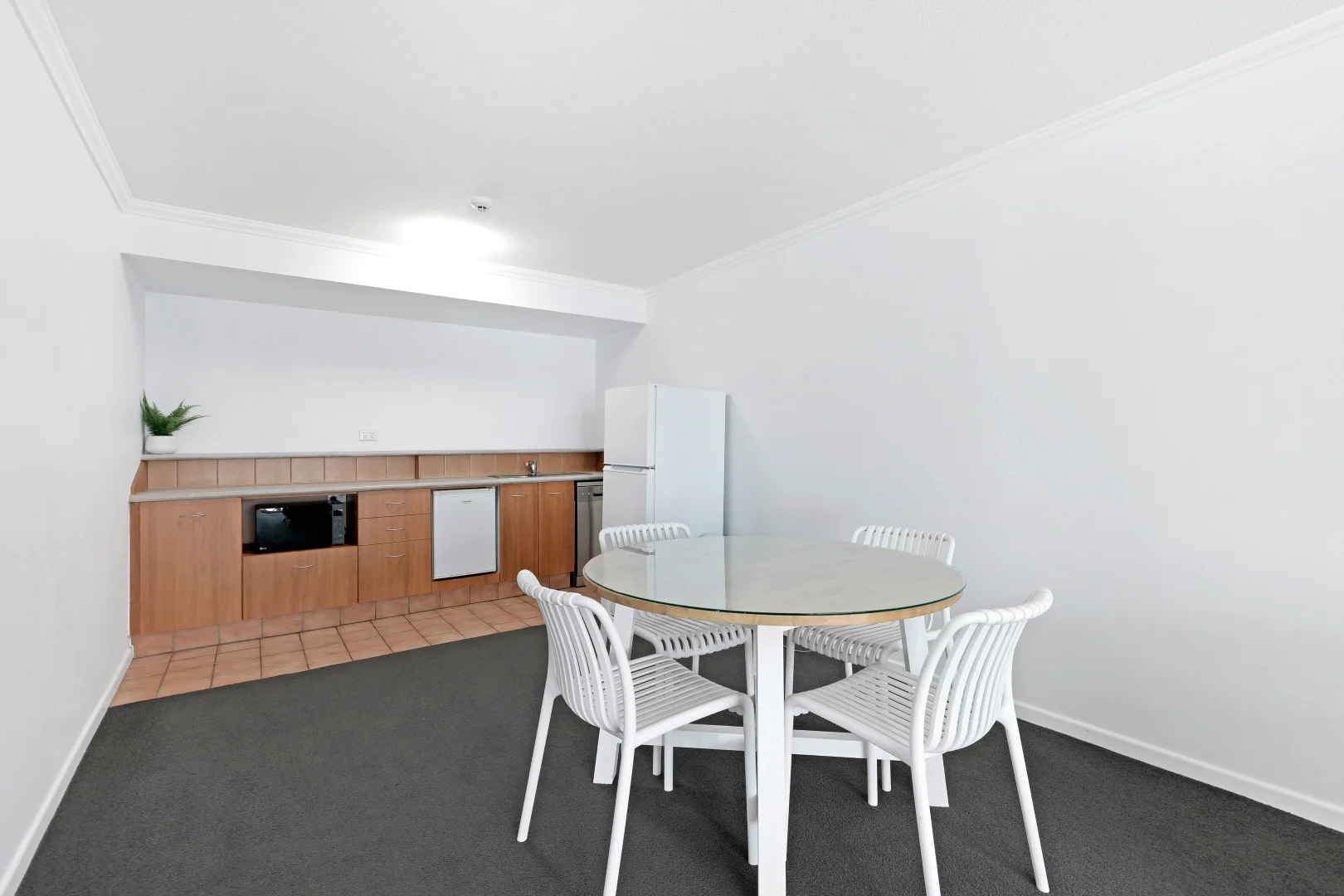 Additional image 8 of 003 & 004/140-144 Ferny Avenue, Surfers Paradise QLD 4217