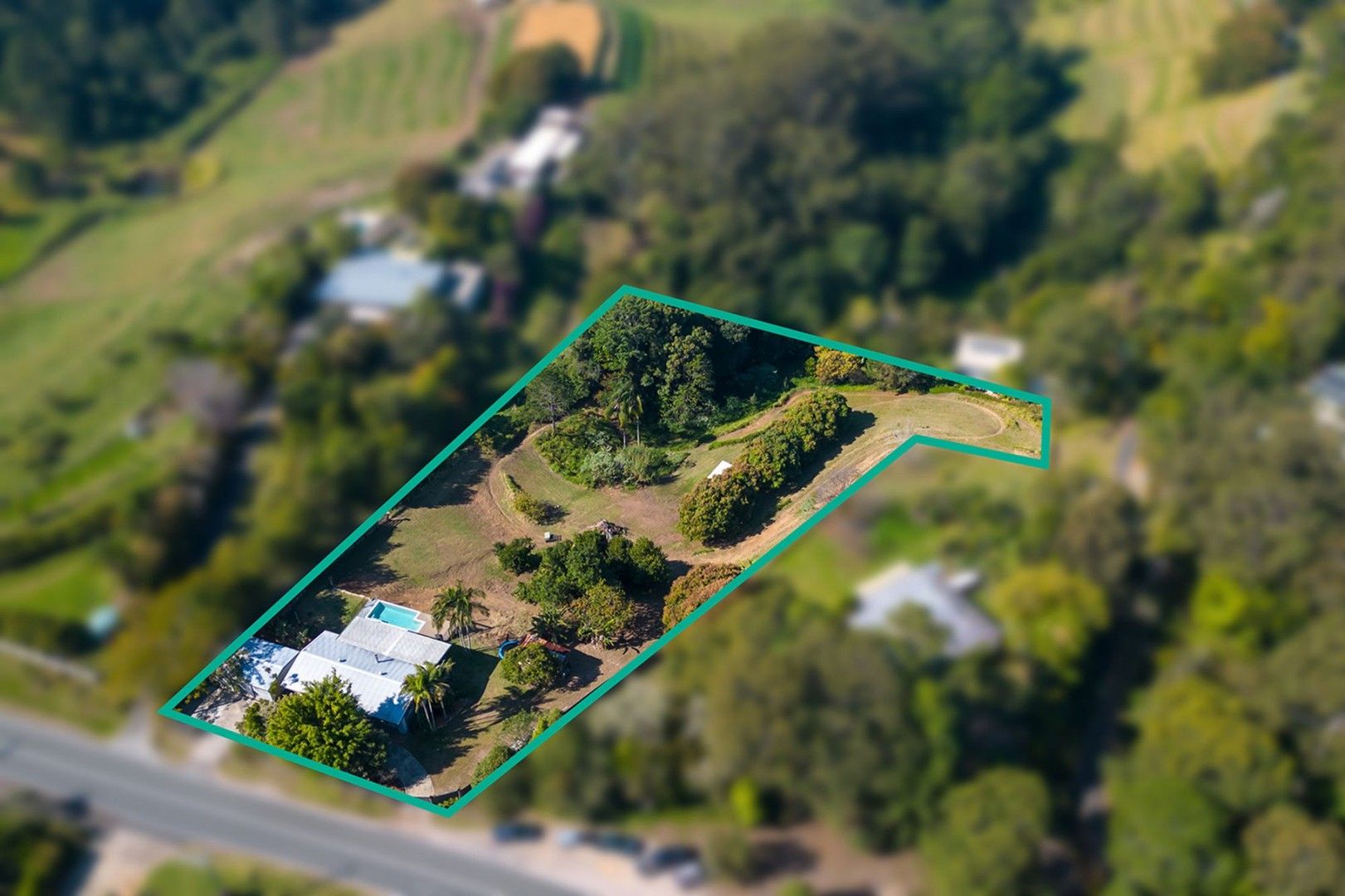 4 bedrooms House in 36 Kiel Mountain Road WOOMBYE QLD, 4559