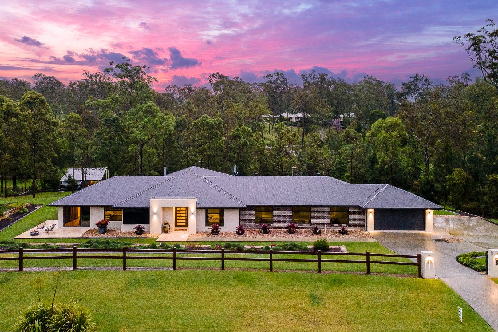 4 bedrooms House in 90 Moonlight Avenue HIGHVALE QLD, 4520
