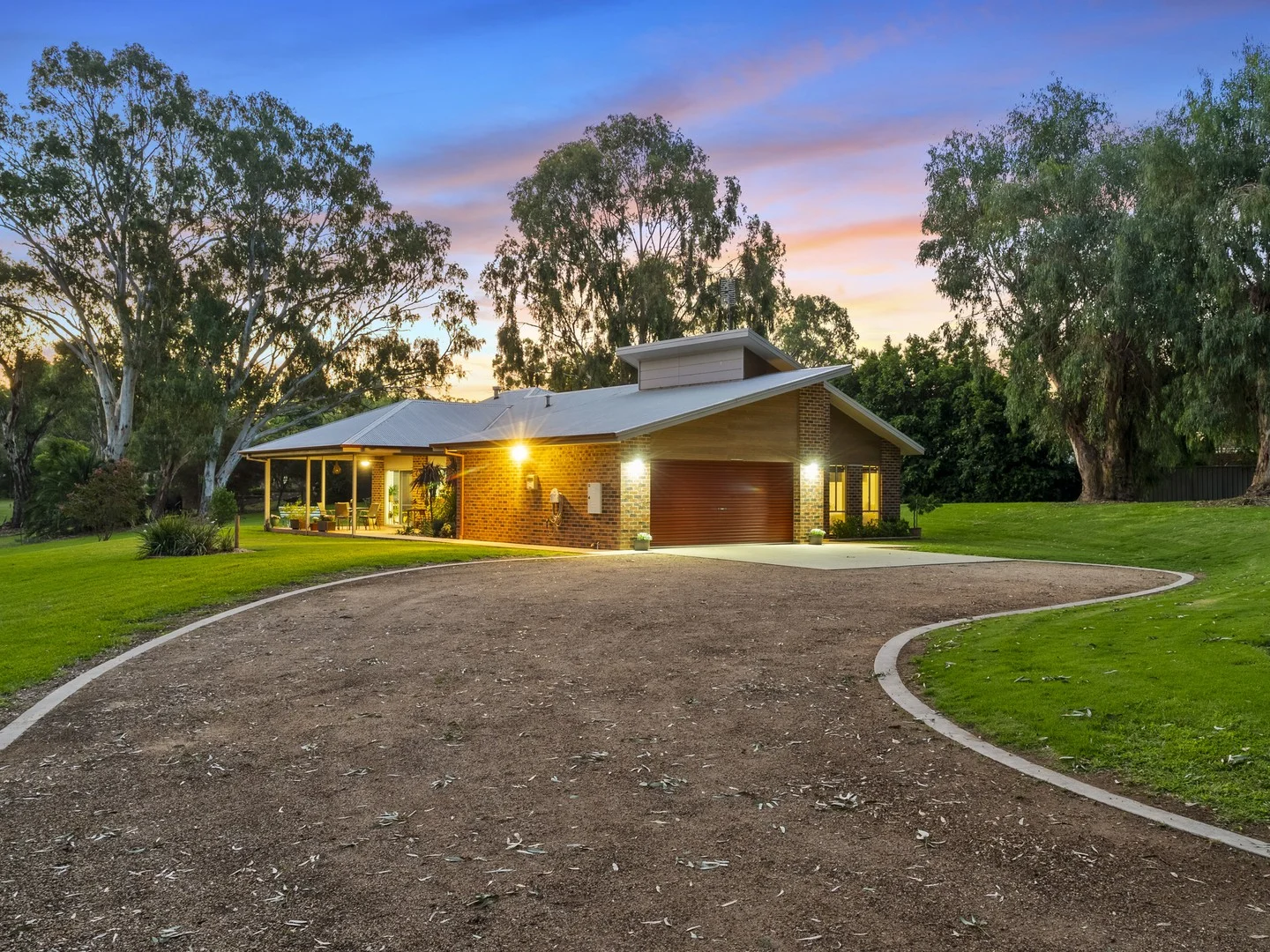 1 Pinewood Lane, Tocumwal NSW 2714