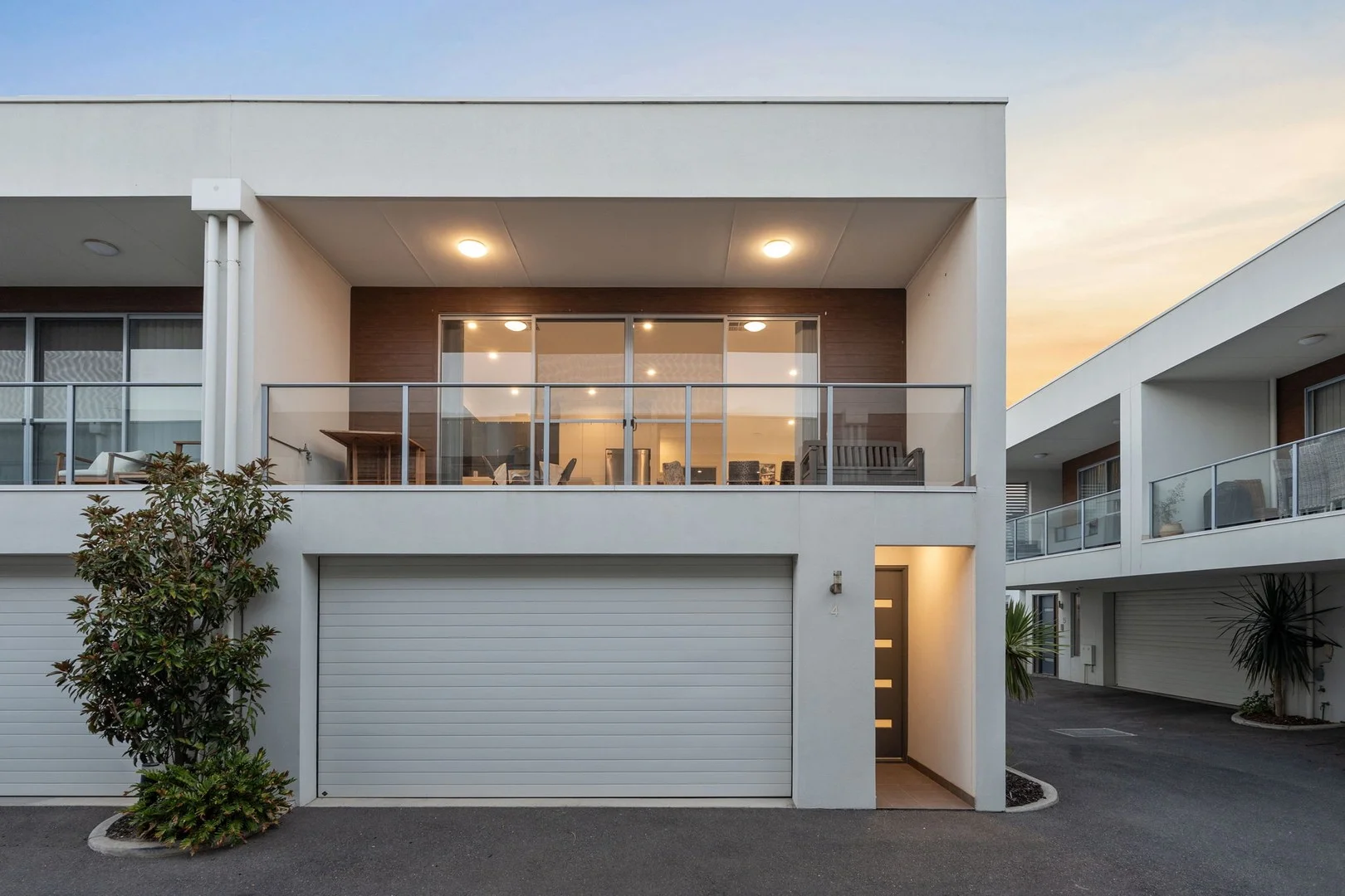 4/5 Patawalonga Frontage, Glenelg North SA 5045