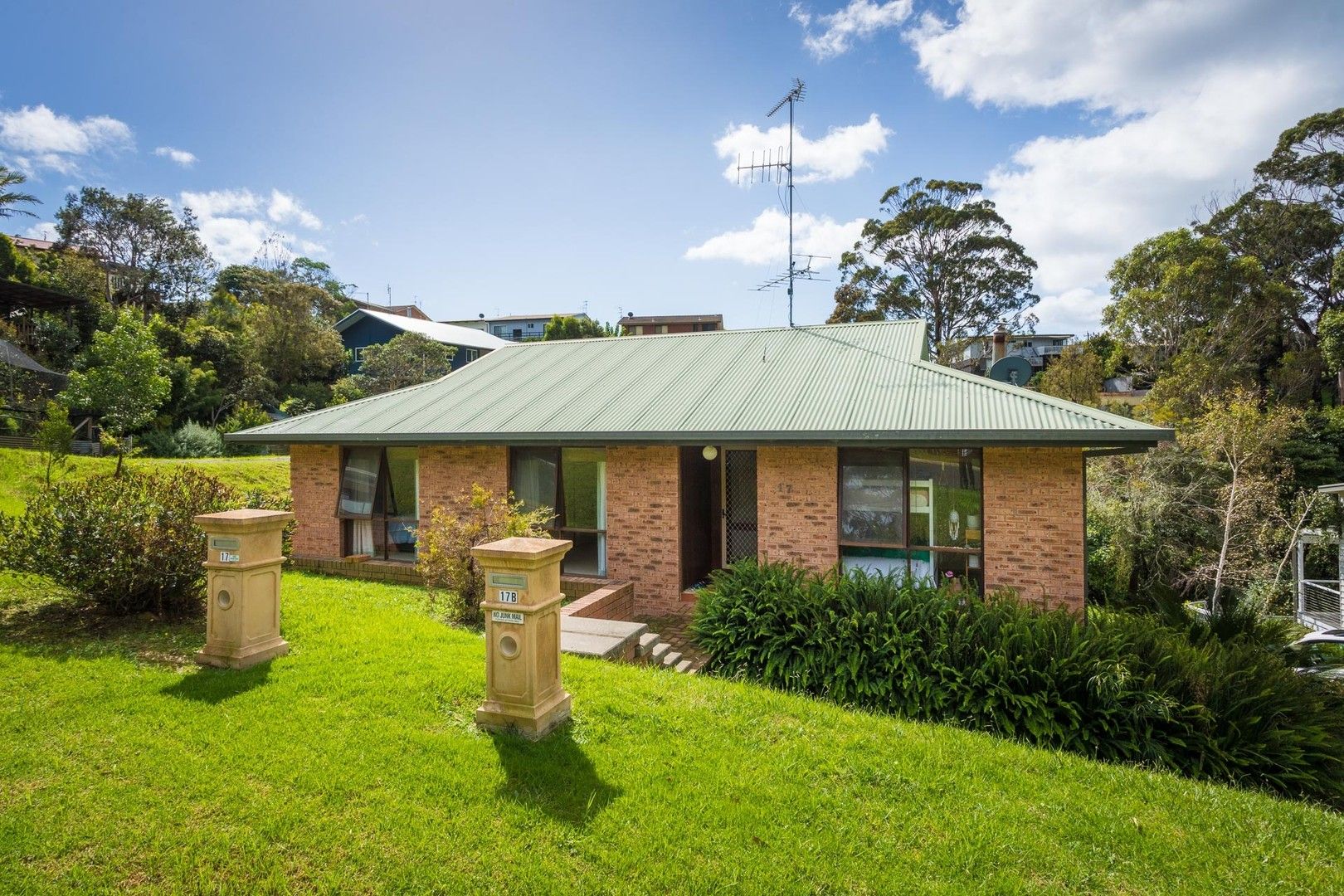 5 bedrooms House in 17 Sanctuary Place TATHRA NSW, 2550