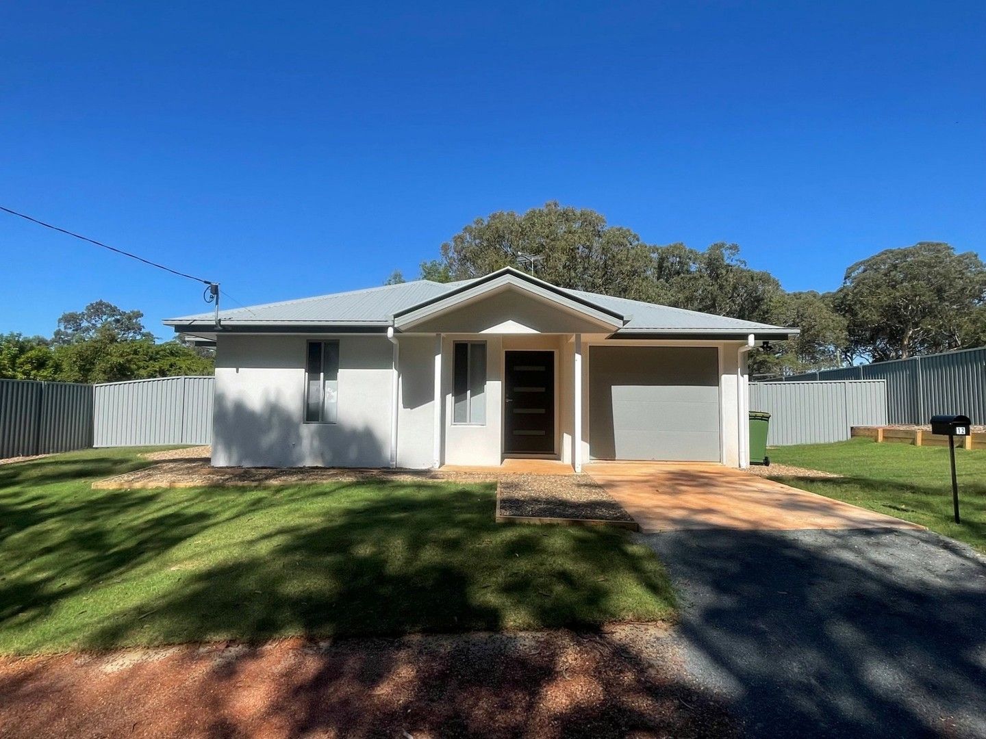 3 bedrooms House in 12 Aralia Street RUSSELL ISLAND QLD, 4184