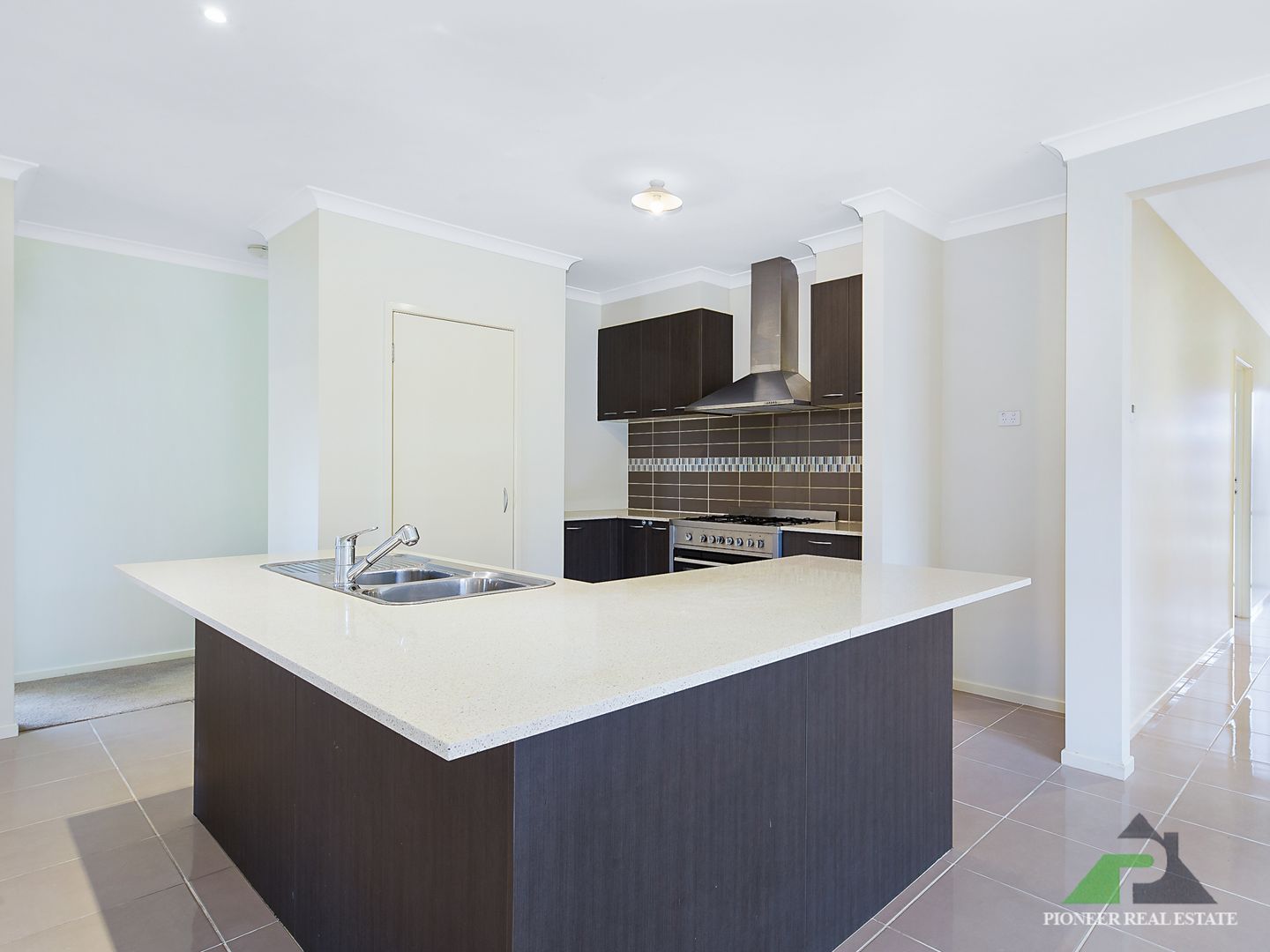 16 Oregano Drive, Lynbrook VIC 3975, Image 2