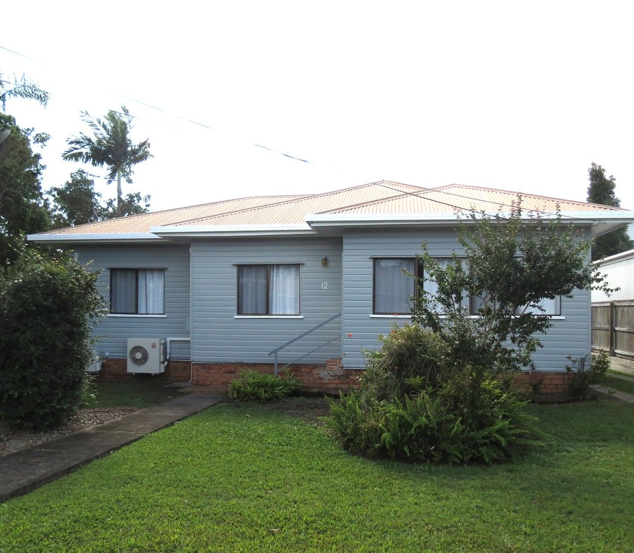 4 bedrooms House in 12 Louis Street WYNNUM QLD, 4178