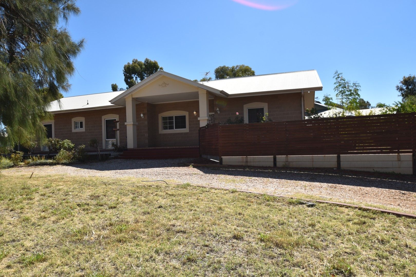 4 bedrooms House in 1 Terry Court ARALUEN NT, 0870