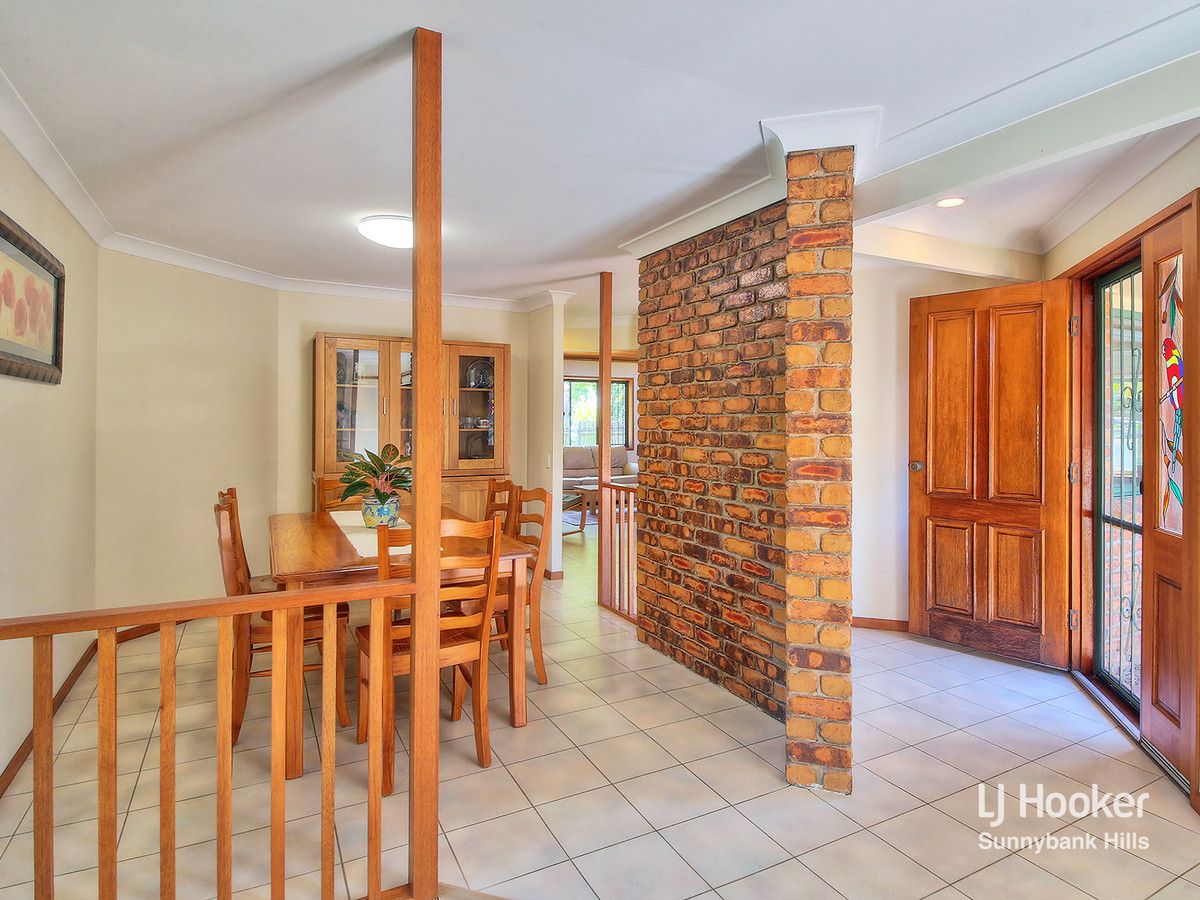 24 Redcedar Crescent, Calamvale QLD 4116, Image 2