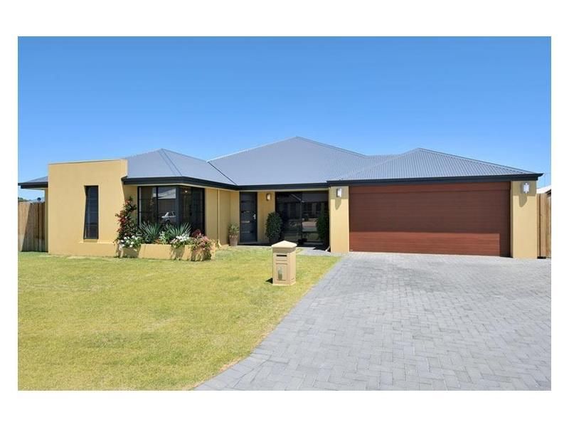 4 bedrooms House in 2 Dichondra Pass HALLS HEAD WA, 6210