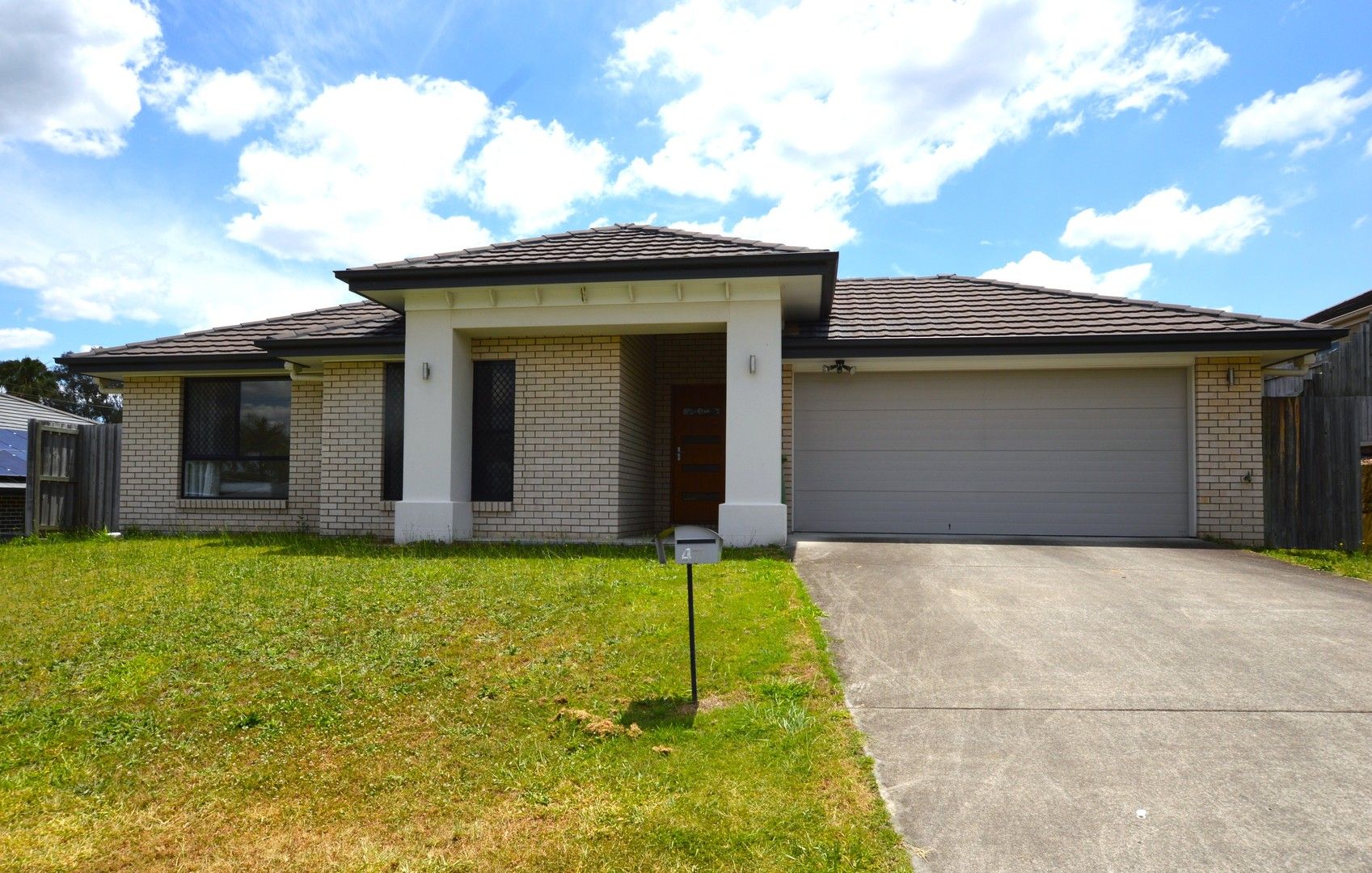 4 bedrooms House in 47 Hill End Avenue HILLCREST QLD, 4118
