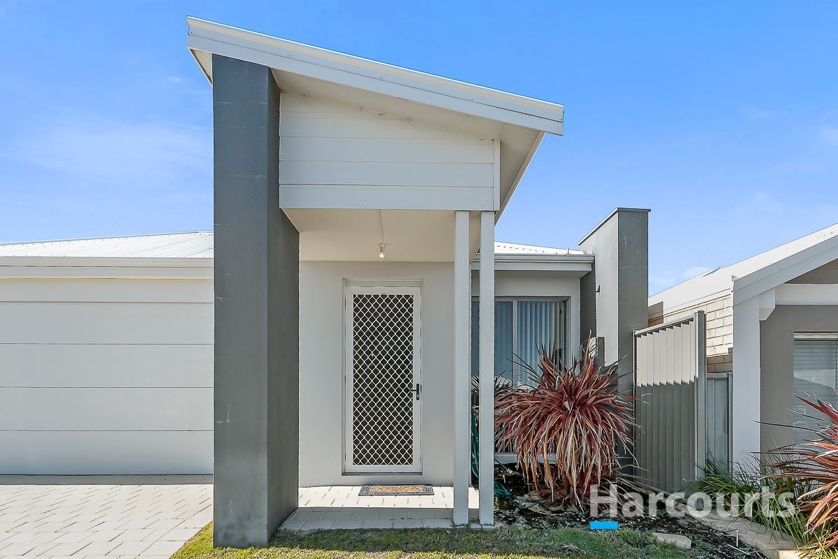 3 bedrooms House in 6 Alizarin loop EGLINTON WA, 6034