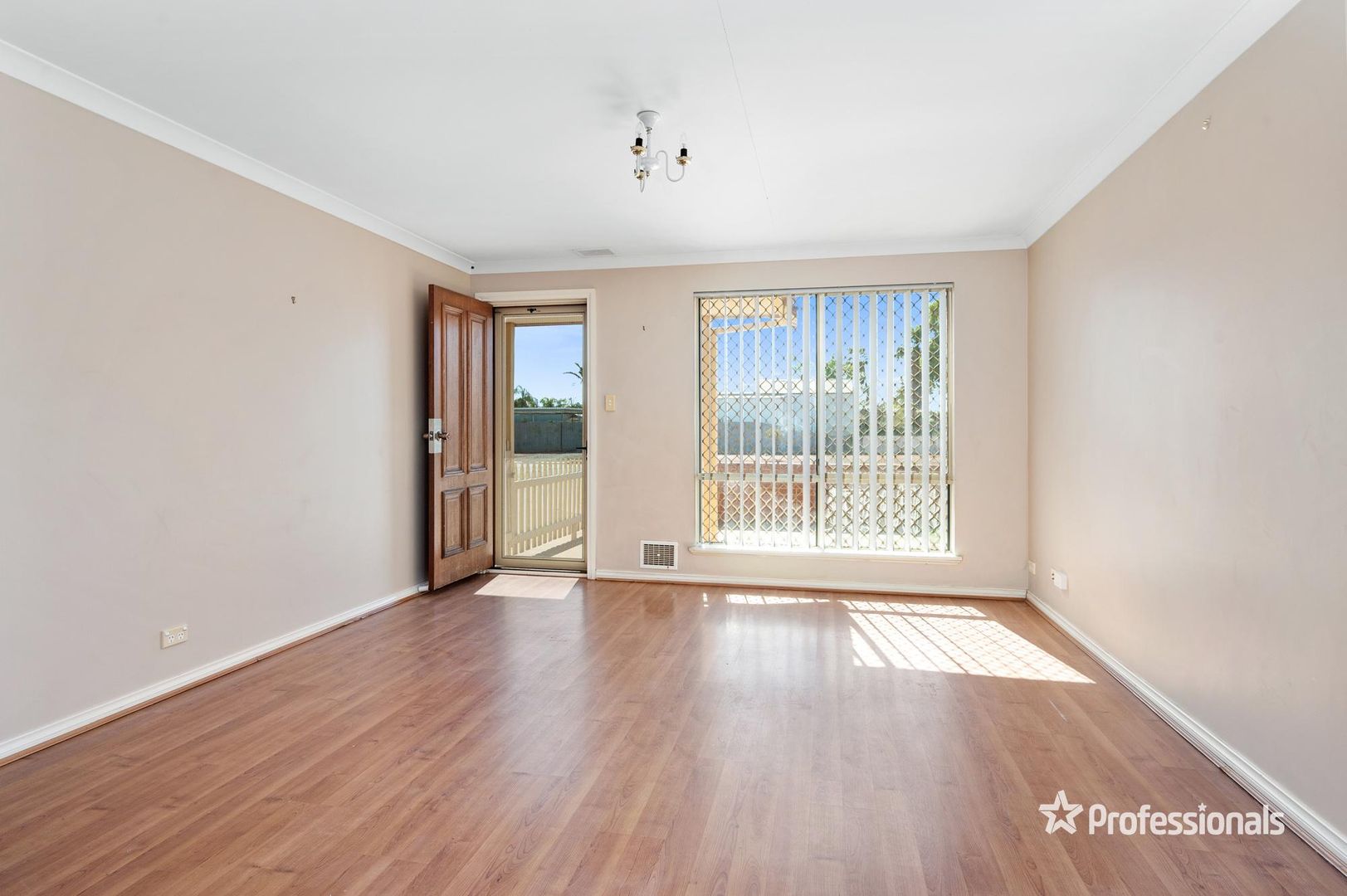 1/3 Ivanhoe Street, Victory Heights WA 6432, Image 2