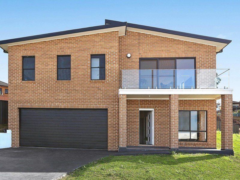 5 bedrooms House in 2 Hingston Close LAKE HEIGHTS NSW, 2502