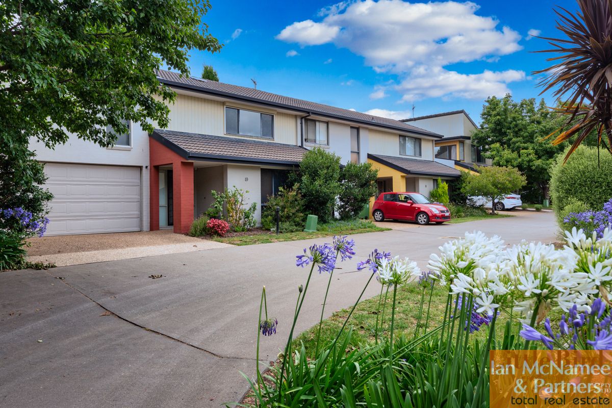 4 bedrooms Townhouse in 19/9 Coral Drive JERRABOMBERRA NSW, 2619