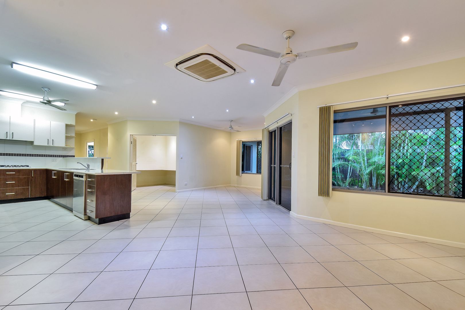 11 Rooney Street, Rosebery NT 0832, Image 2