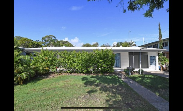 593 Boat Harbour Drive, Urangan QLD 4655