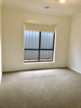 Additional image 8 of 4 Tora Crescent, Fraser Rise VIC 3336