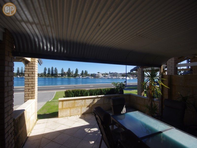 2 bedrooms Apartment / Unit / Flat in  EAST FREMANTLE WA, 6158