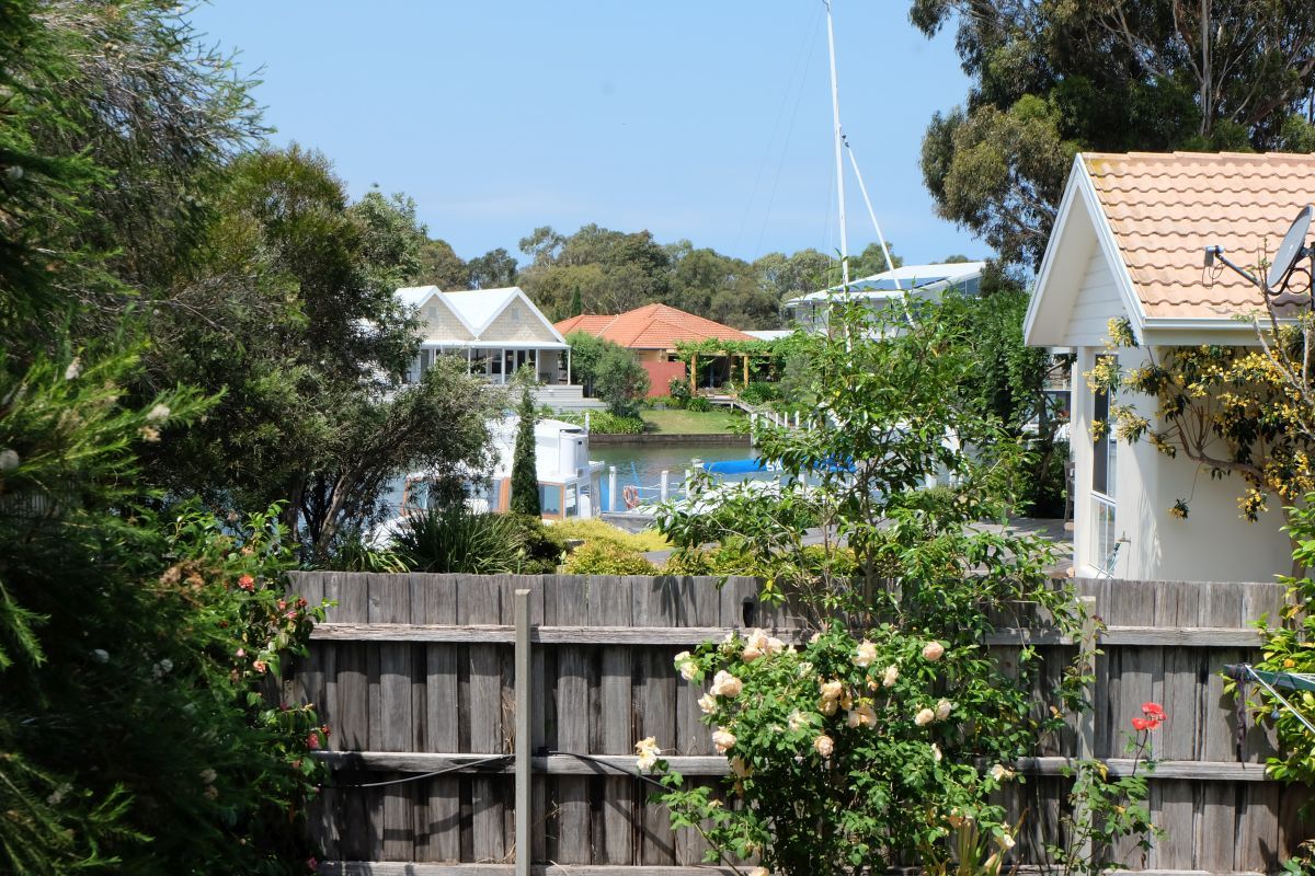 64 Wellington Street, Paynesville VIC 3880, Image 2