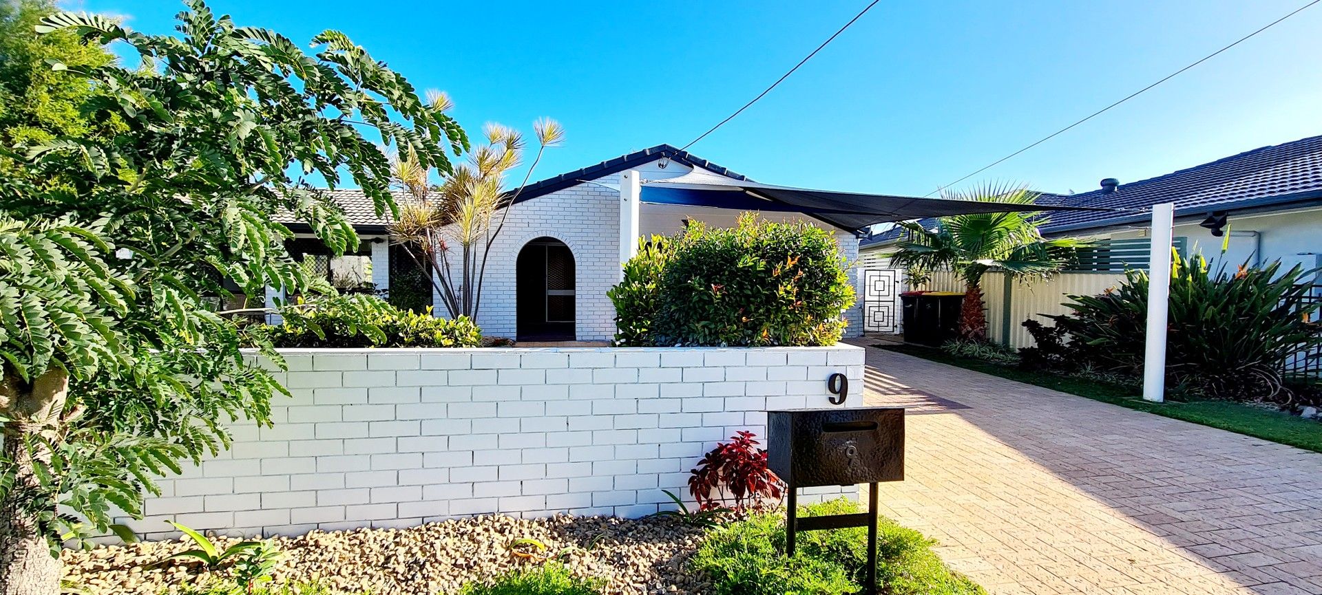 9 Endeavour Esplanade, Newport QLD 4020 House For Rent 900 Domain