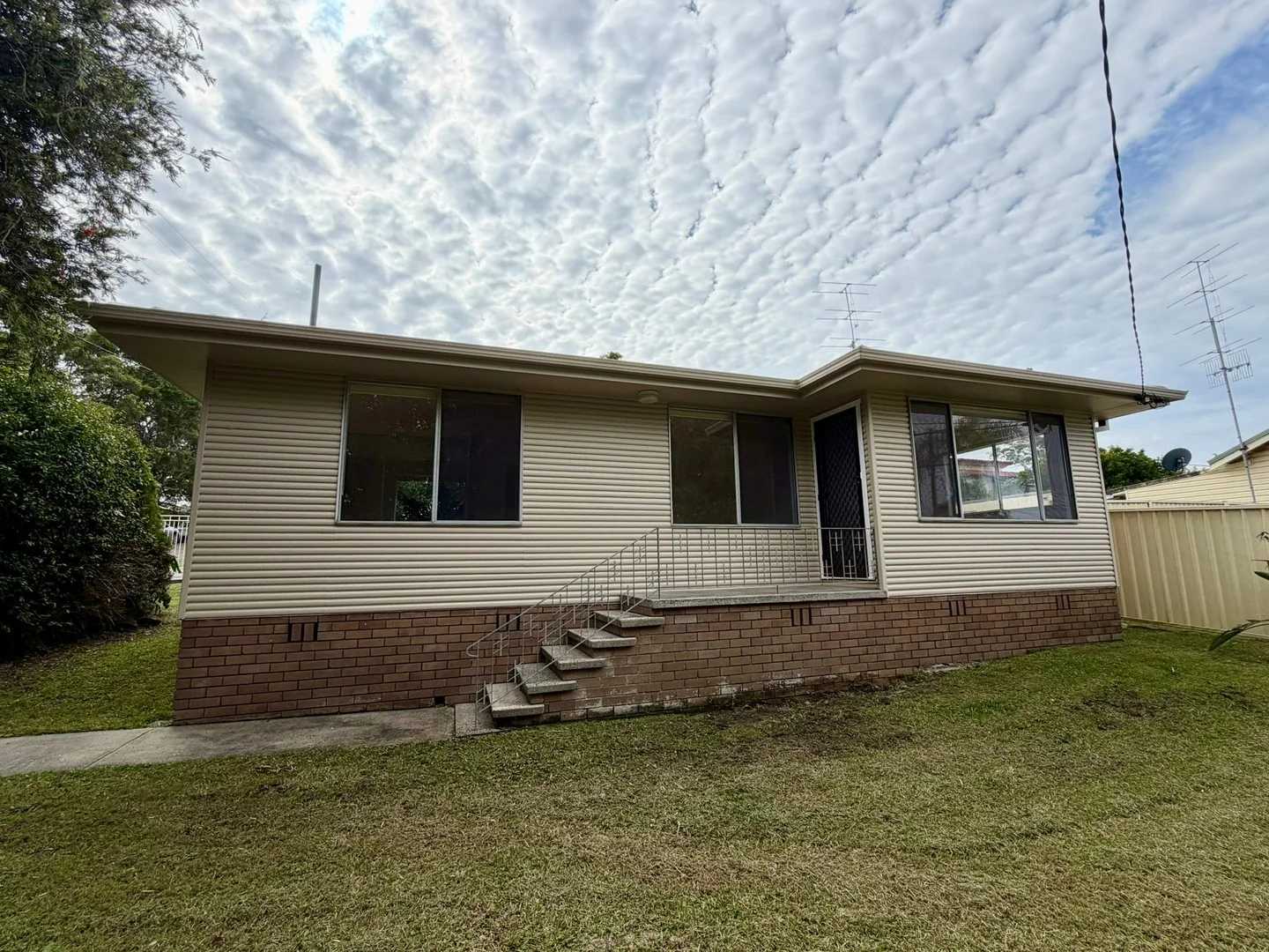 Primary image of 137 Wallarah Road, Gorokan NSW 2263