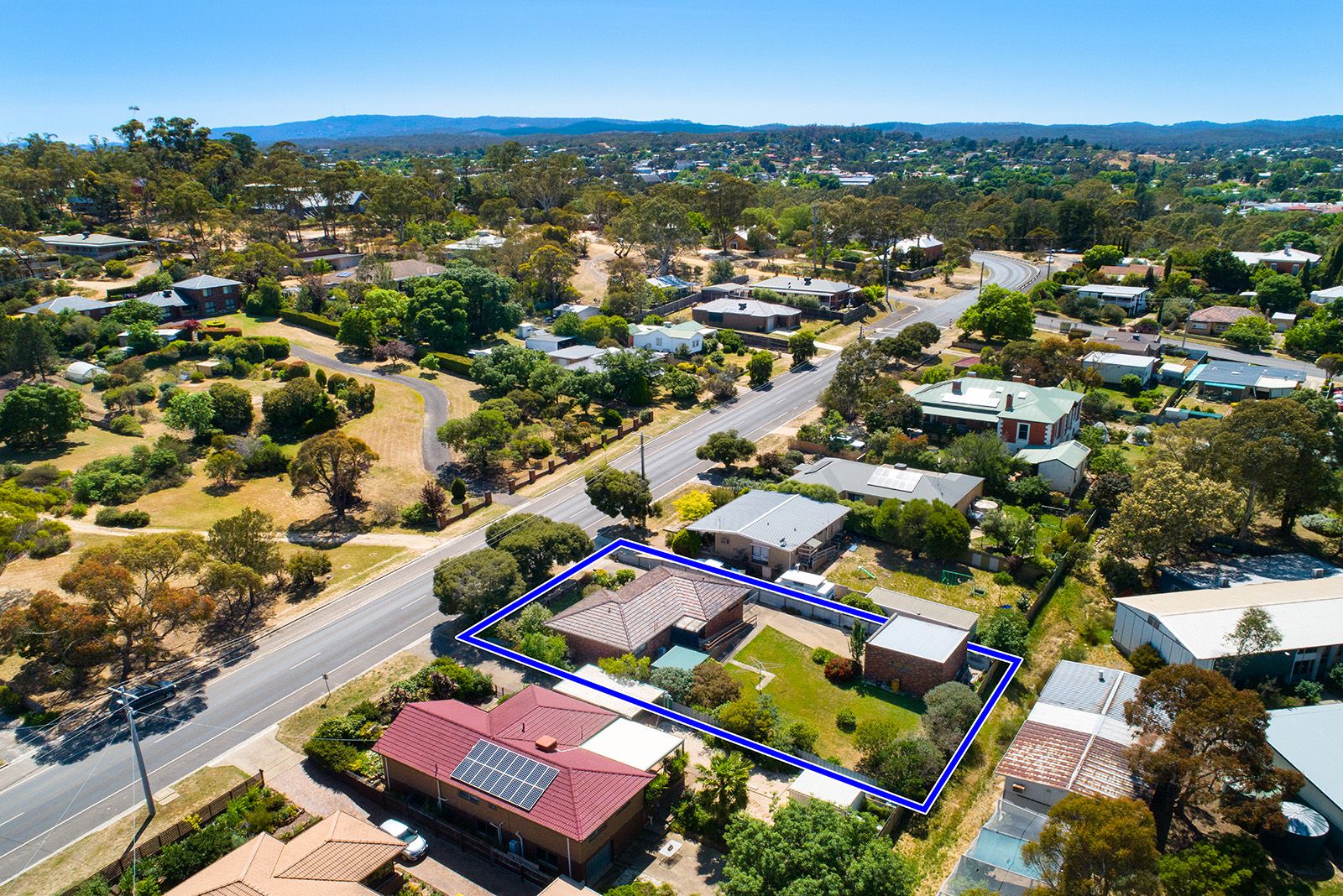 15 Ray Street, Castlemaine VIC 3450, Image 1