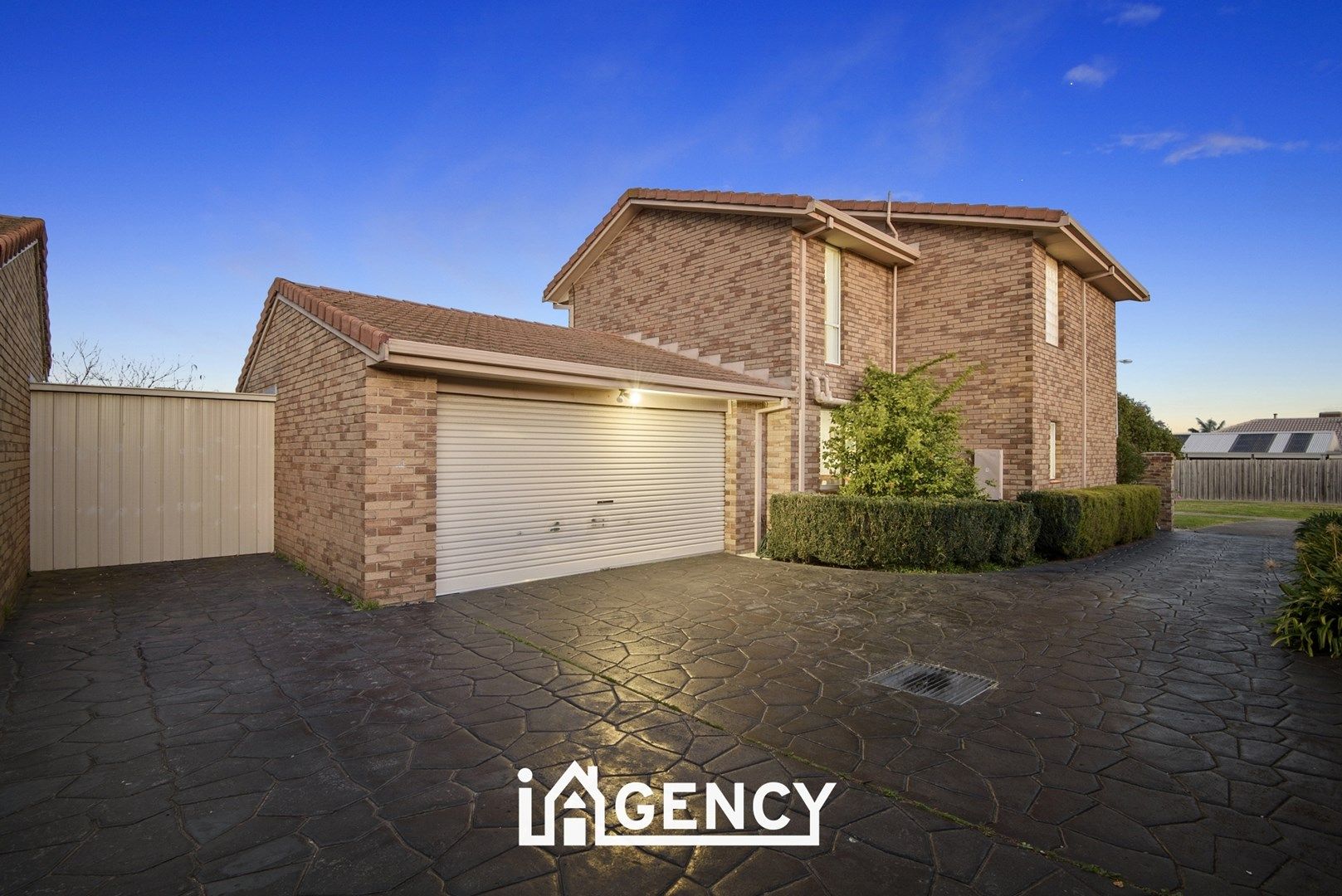 1/12 Bramwell Close, Endeavour Hills VIC 3802, Image 2