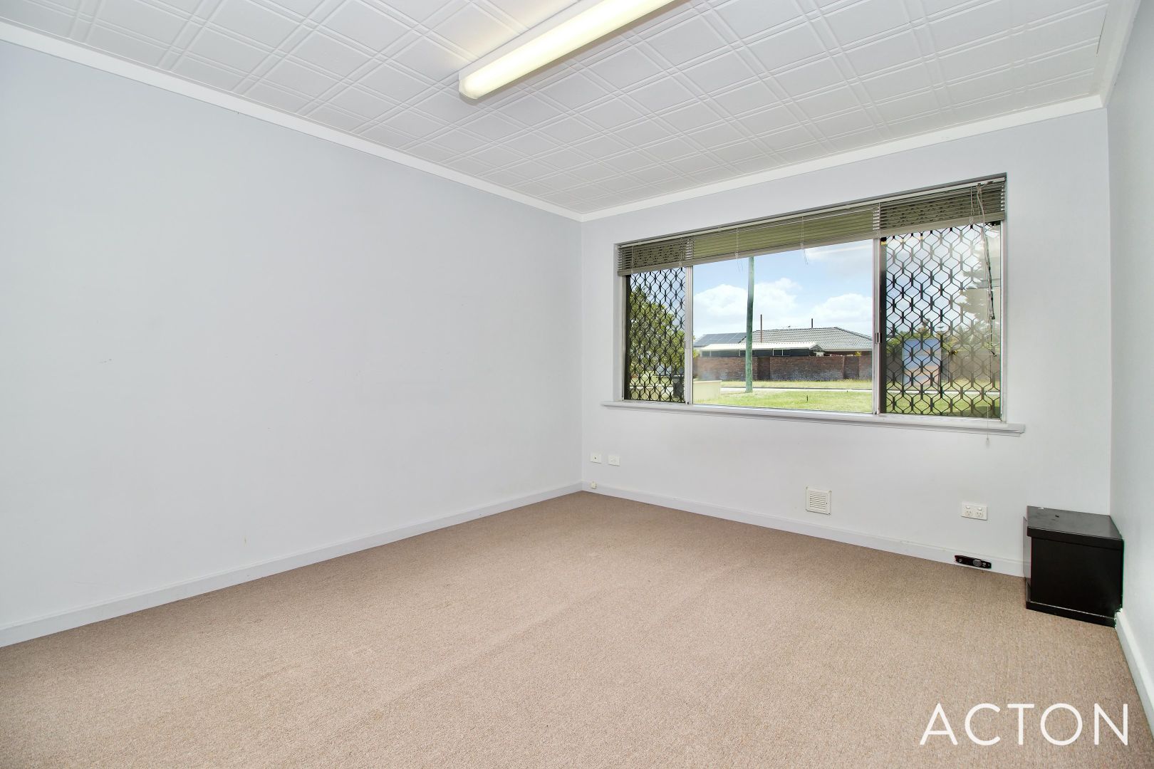 7 Biscayne Street, Safety Bay WA 6169, Image 2