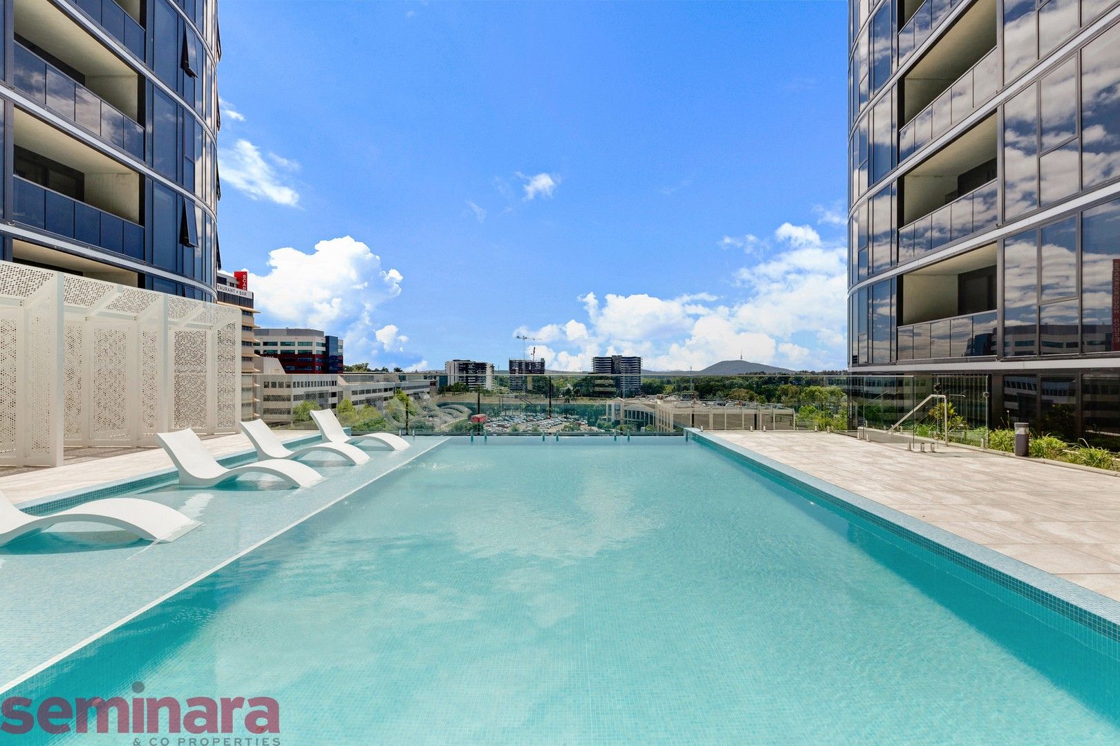 2 bedrooms Apartment / Unit / Flat in 816/15 Bowes Street PHILLIP ACT, 2606