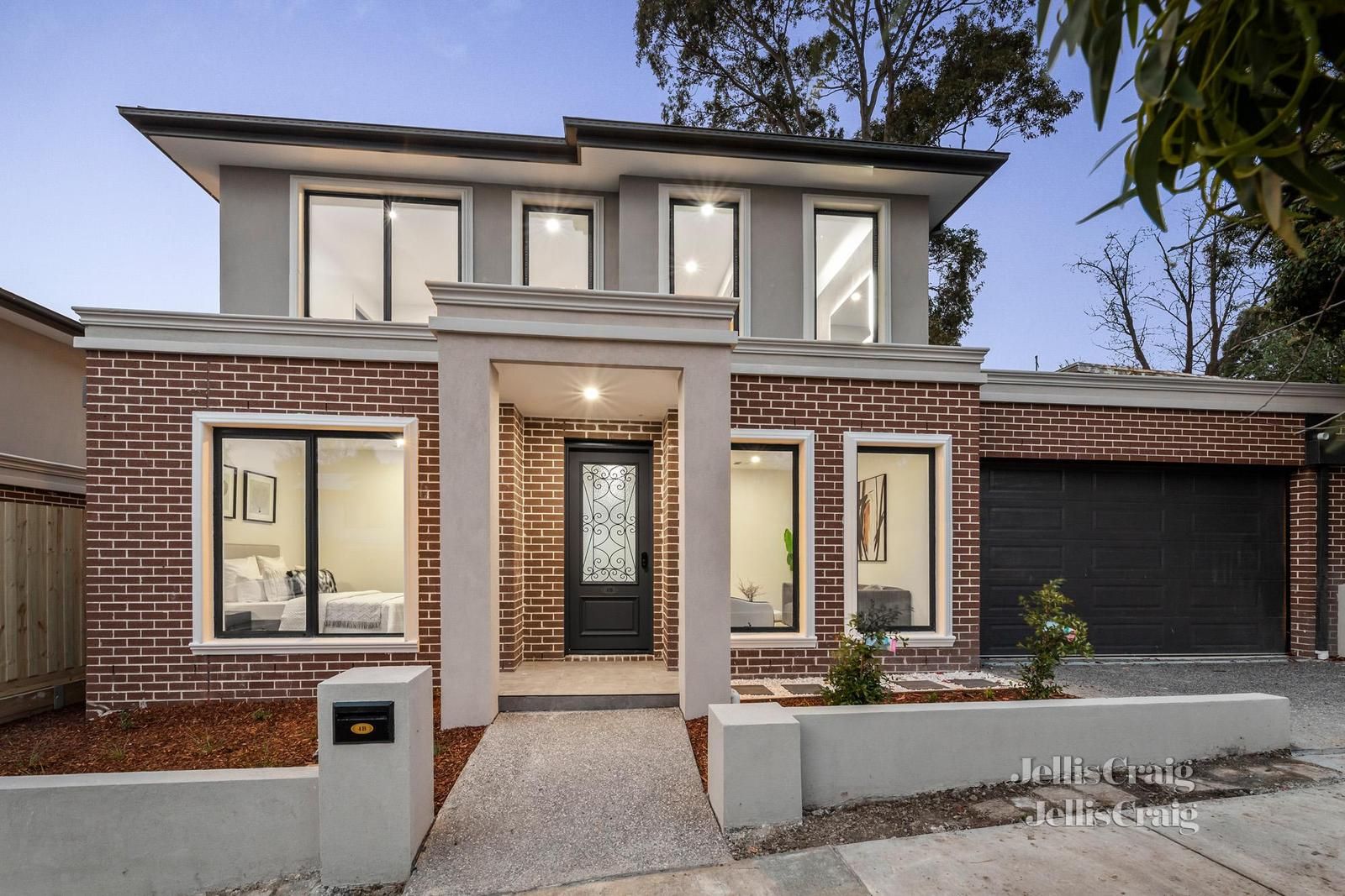 4 bedrooms Townhouse in 4B Sunhill Road MOUNT WAVERLEY VIC, 3149