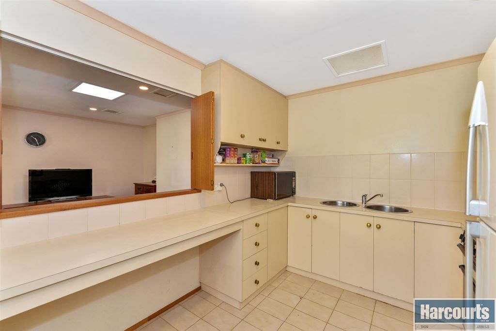 2 Dellvale Drive, Flagstaff Hill SA 5159, Image 2