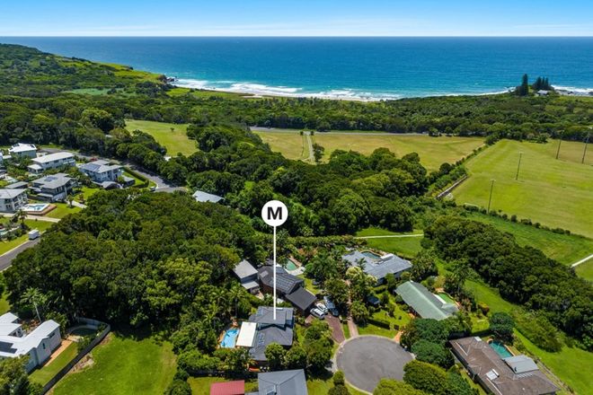 Picture of 4 Henderson Drive, LENNOX HEAD NSW 2478