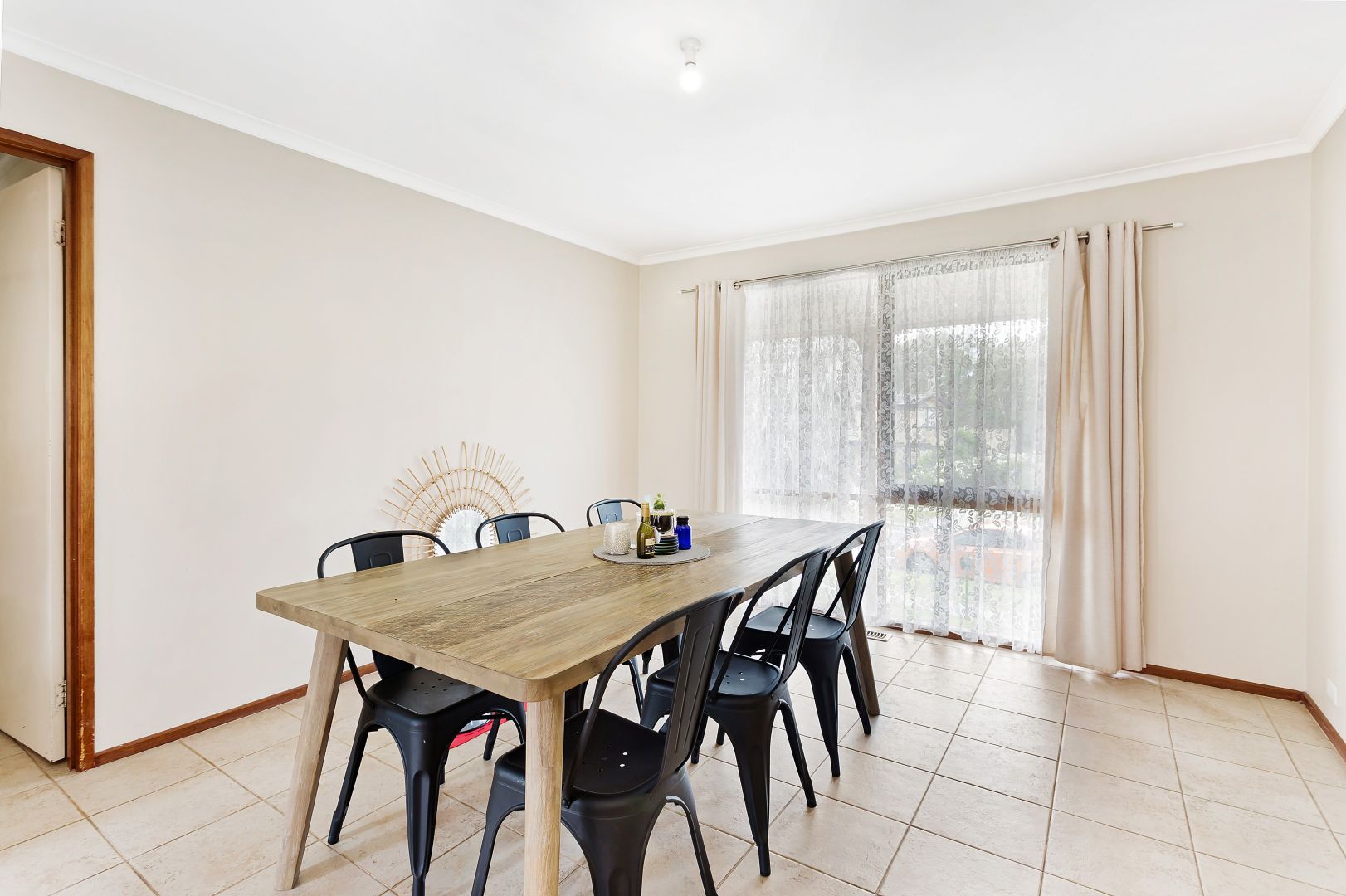 18 Truslove Court, Endeavour Hills VIC 3802, Image 2