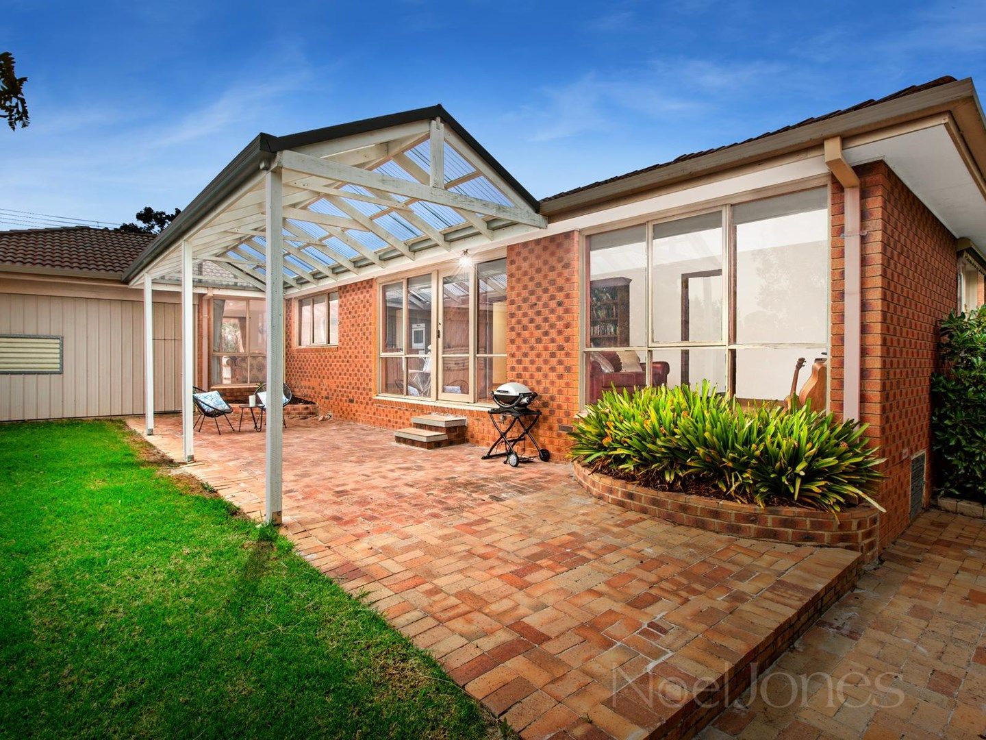 2 Helston Court, Croydon Hills VIC 3136, Image 0