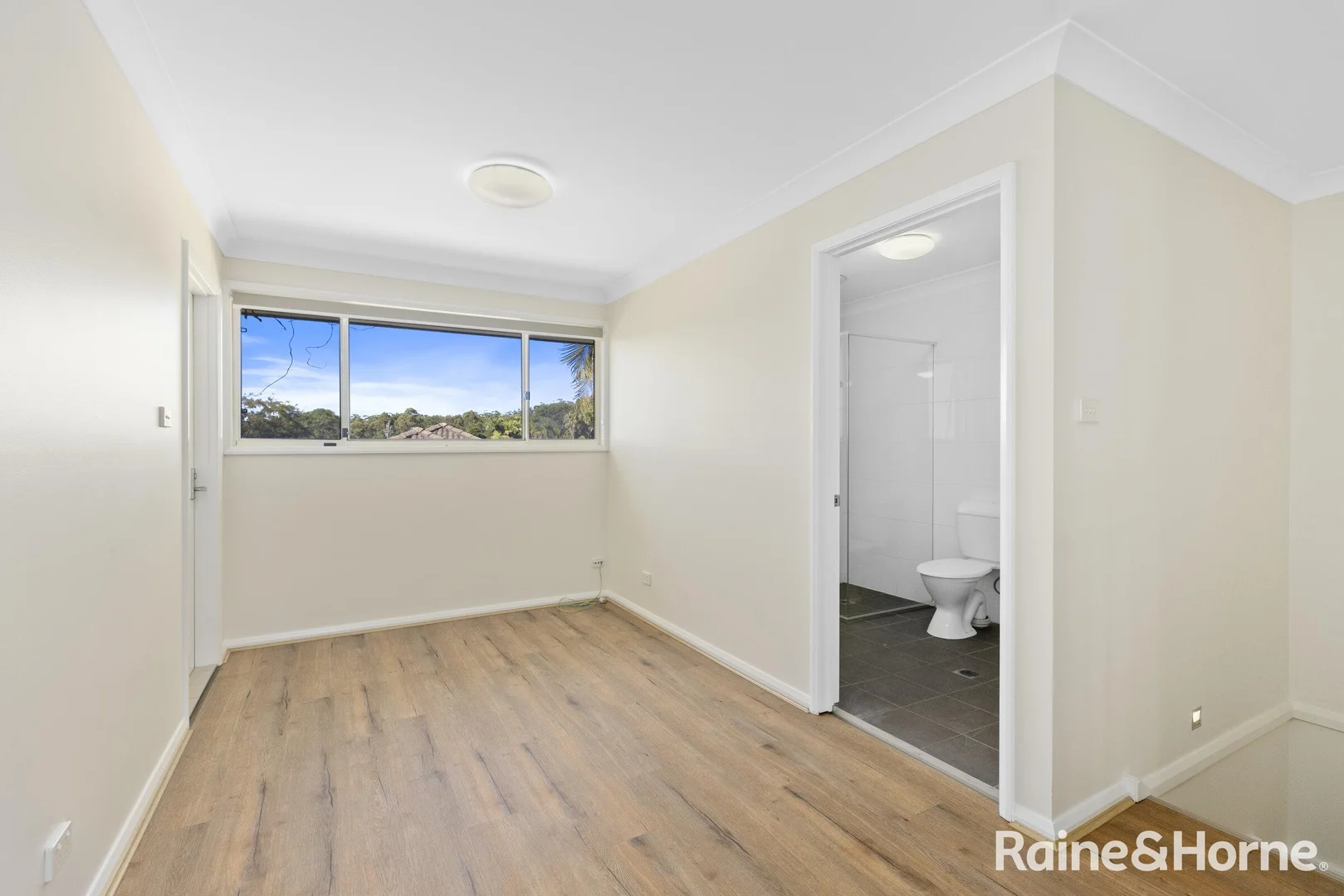Additional image 4 of 11/5a Burgin Close, Berkeley Vale NSW 2261