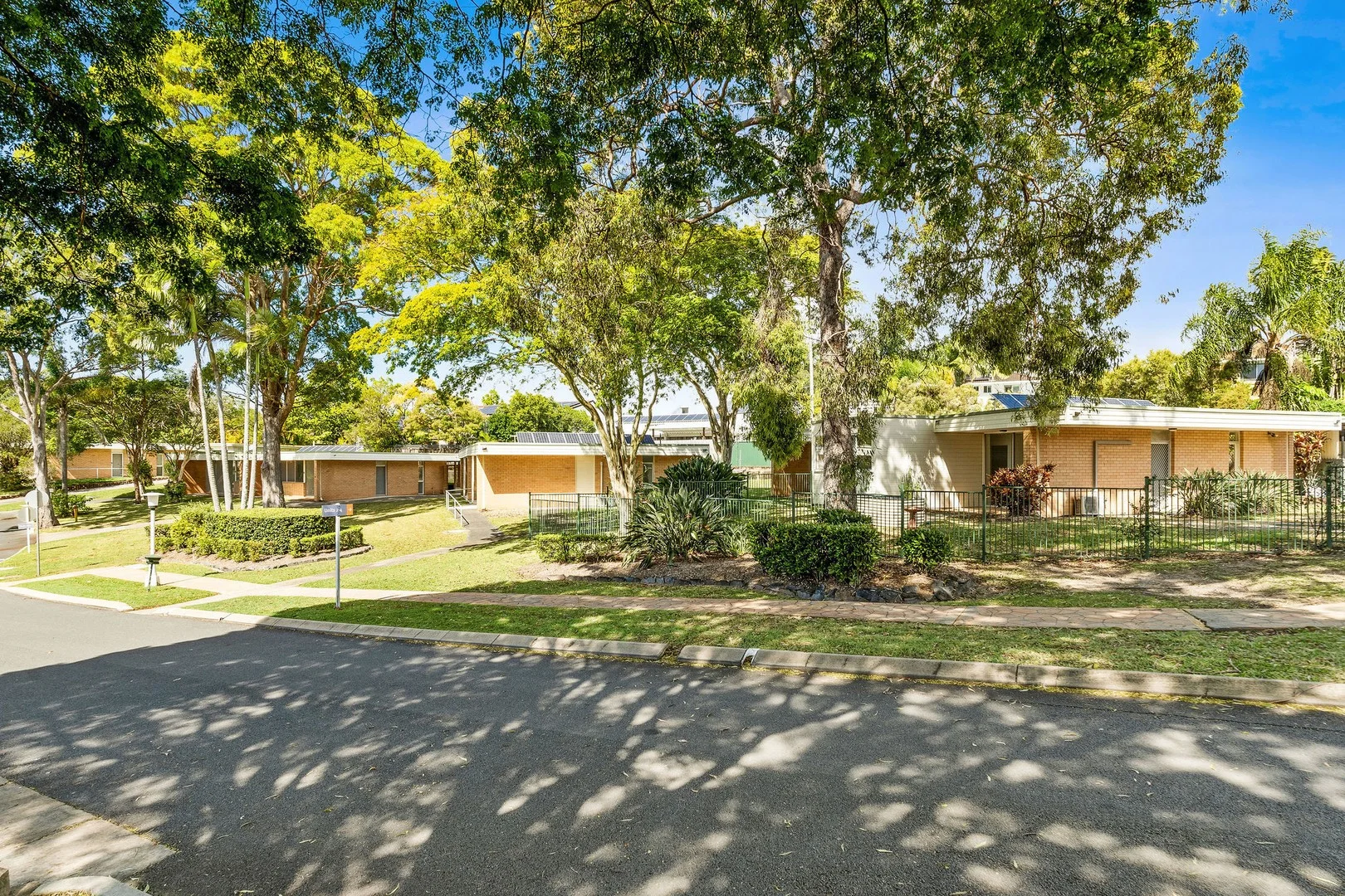60 Ridgeway Avenue, Southport QLD 4215
