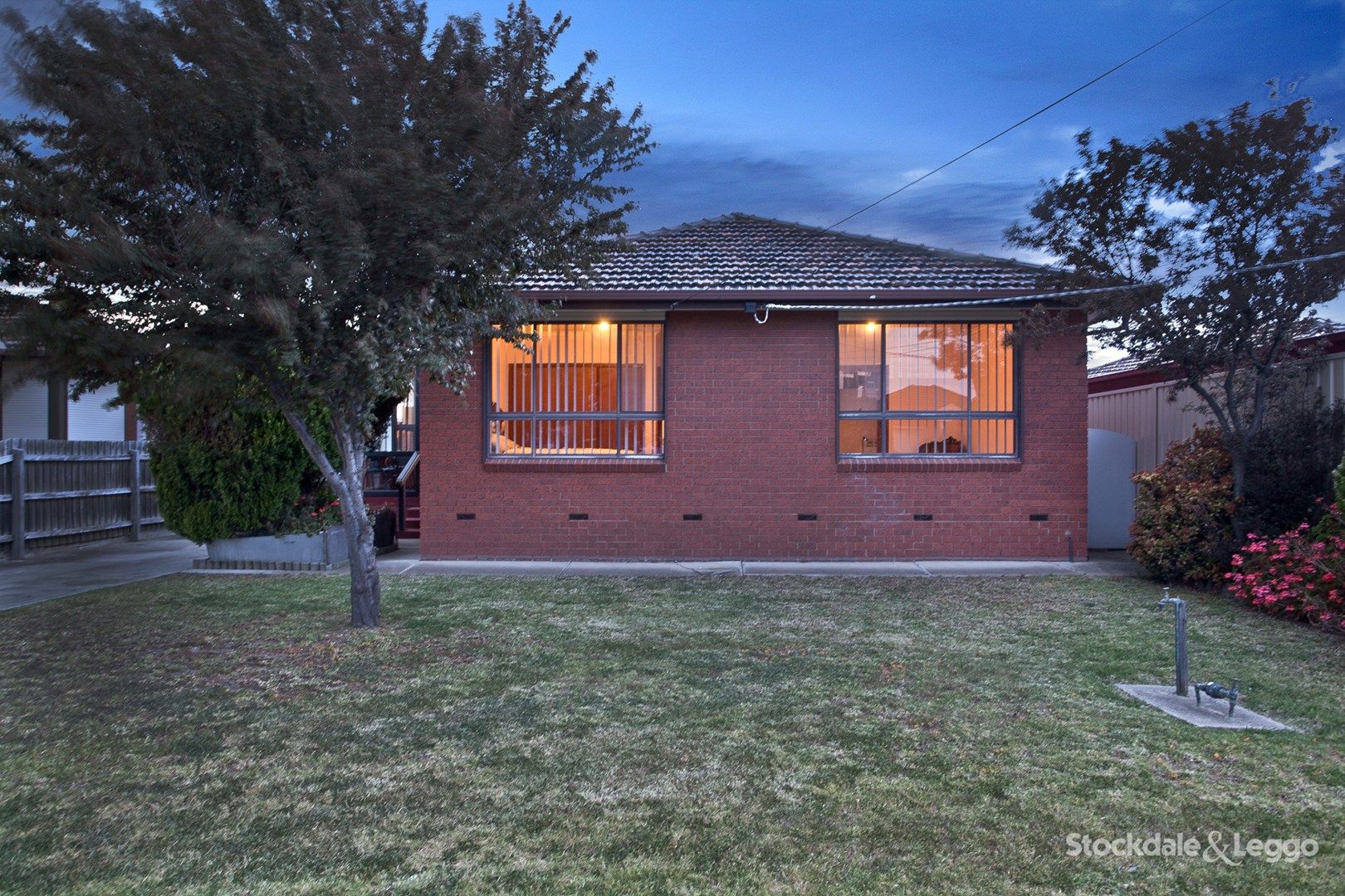 17 Rim Cross Drive, Avondale Heights VIC 3034, Image 1