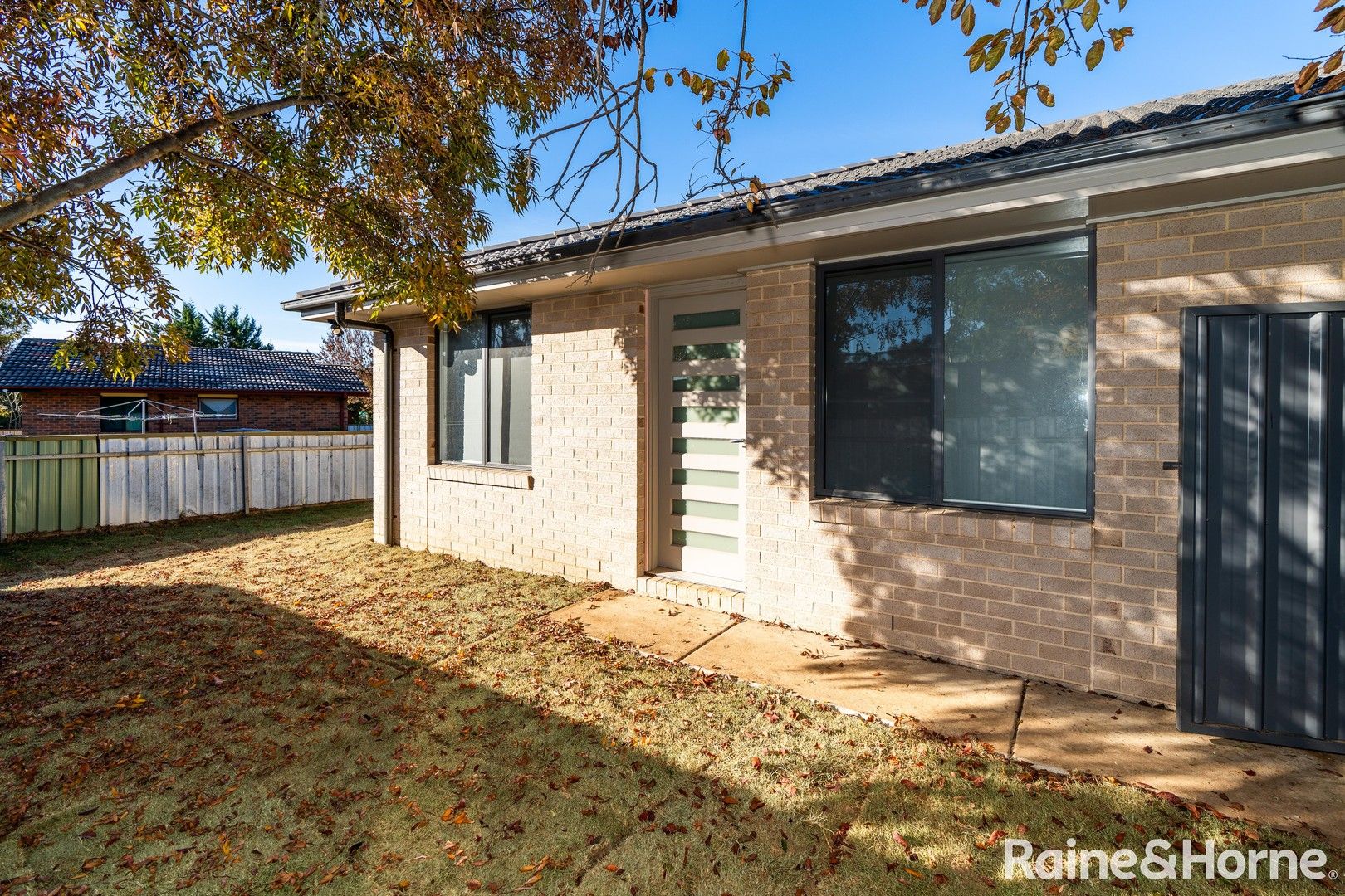 2/7 Davies Place, Tolland NSW 2650, Image 0