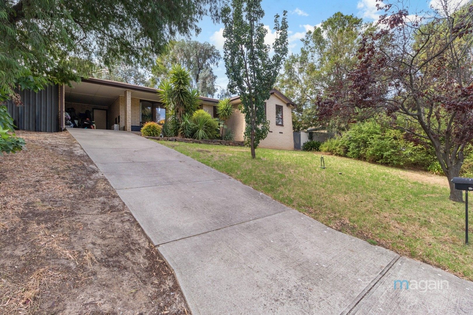 4 bedrooms House in 15 Lawson Road HAPPY VALLEY SA, 5159