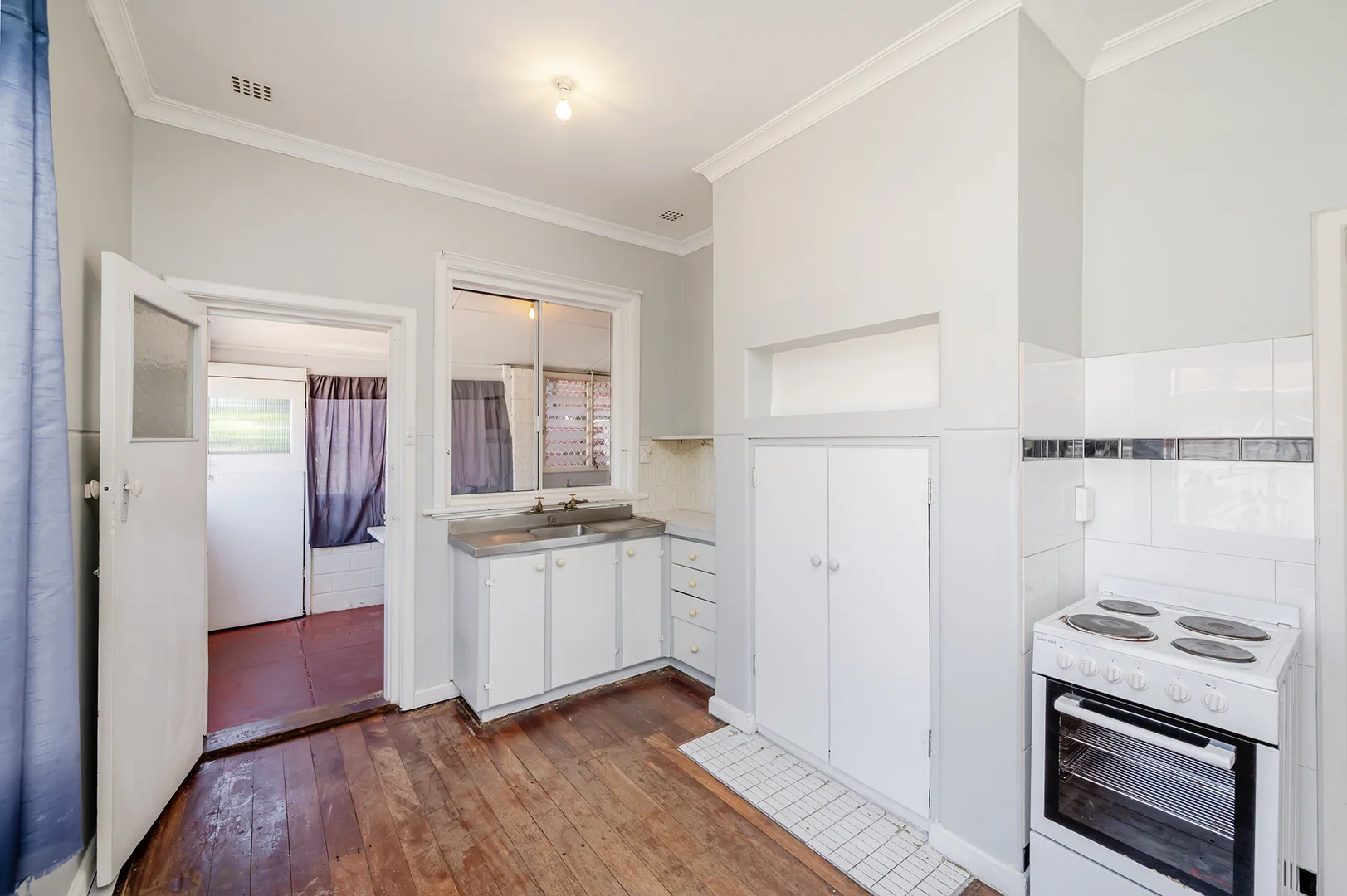 Additional image 8 of 1/327 Scarborough Beach Road, Woodlands WA 6018