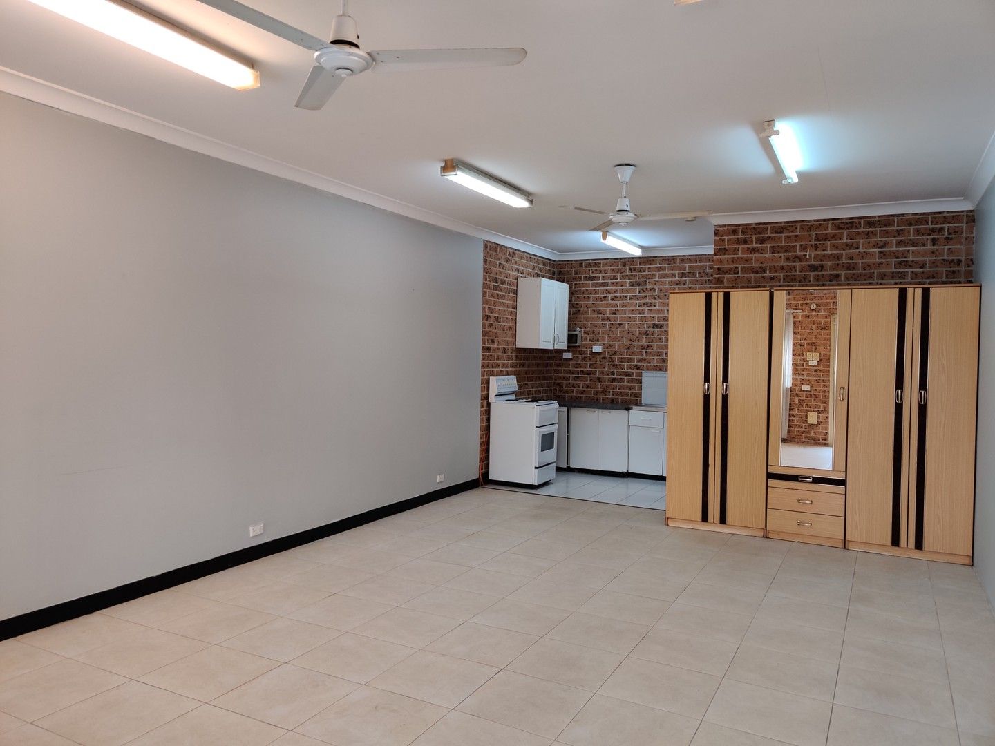 1 bedrooms Studio in 2/83A Hillcrest Avenue HURSTVILLE GROVE NSW, 2220
